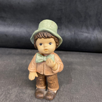 Geobel Nina Marco Figurine – Child w Bowtie
