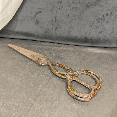 Vintage Large Cast Iron Scissors