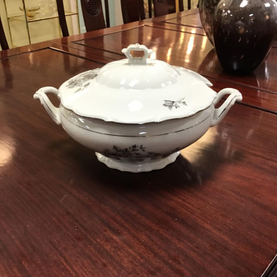 Black Roses 9″ Tureen with Lid