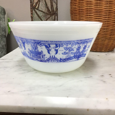 Vintage Federal Milk Glass Bowl