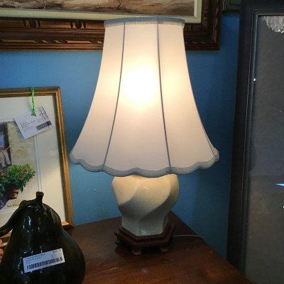 Ivory Crackle Lamp