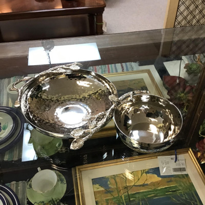 Hand-made Metal Double Bowl with Leaf Adornment