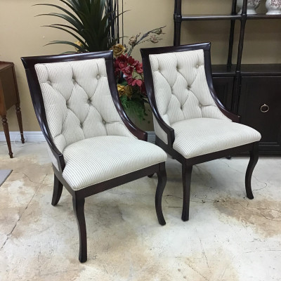 PAIR Meubles Casual Side Dining Chairs