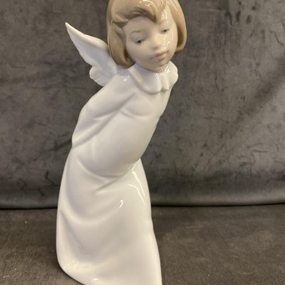 Lladro Figurine “Curious Angel”