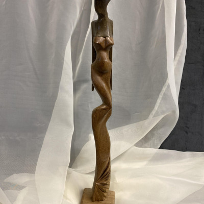 Wood Carving – Woman With Hat