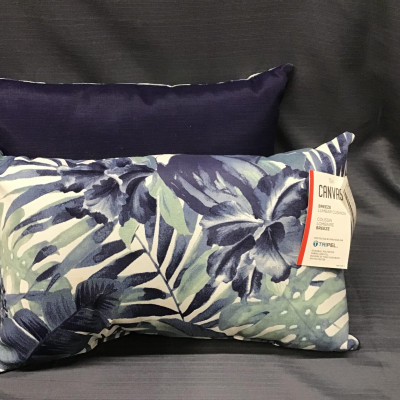 (Pair) NEW!  CANVAS Outdoor Navy Leaf Cushions