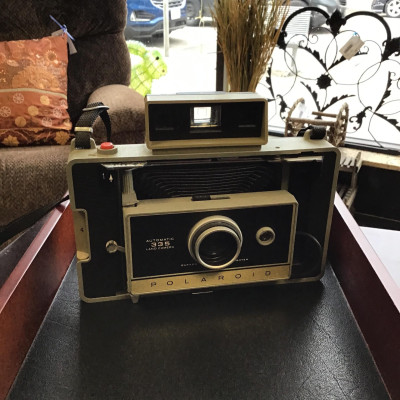 Vintage Polaroid 335 Automatic Land Camera