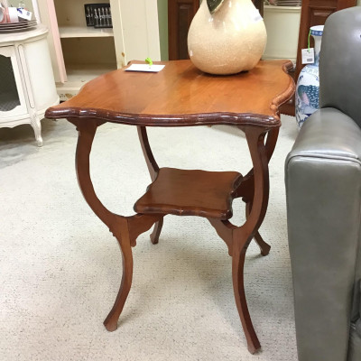 Scalloped Pine Wood Table