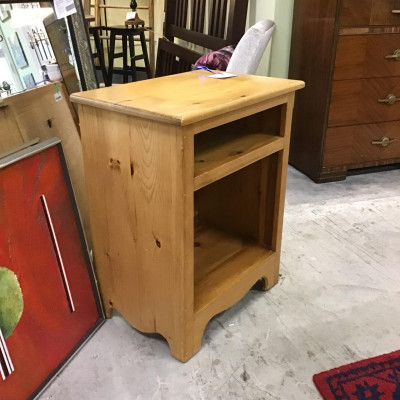 Lt. Solid Pine Wood Table/ Stand
