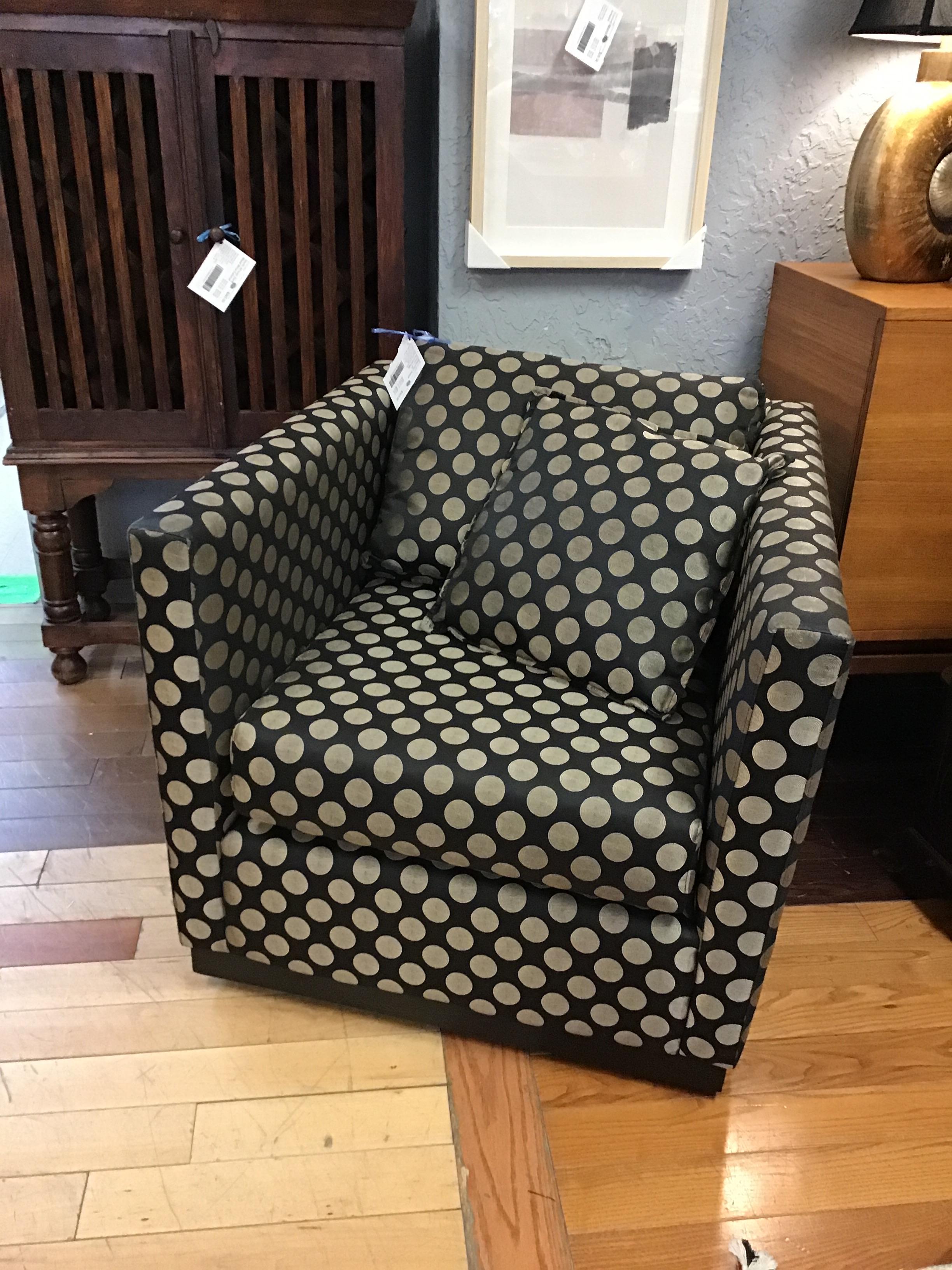 Beautiful Swivel Chair- JP Furnishings