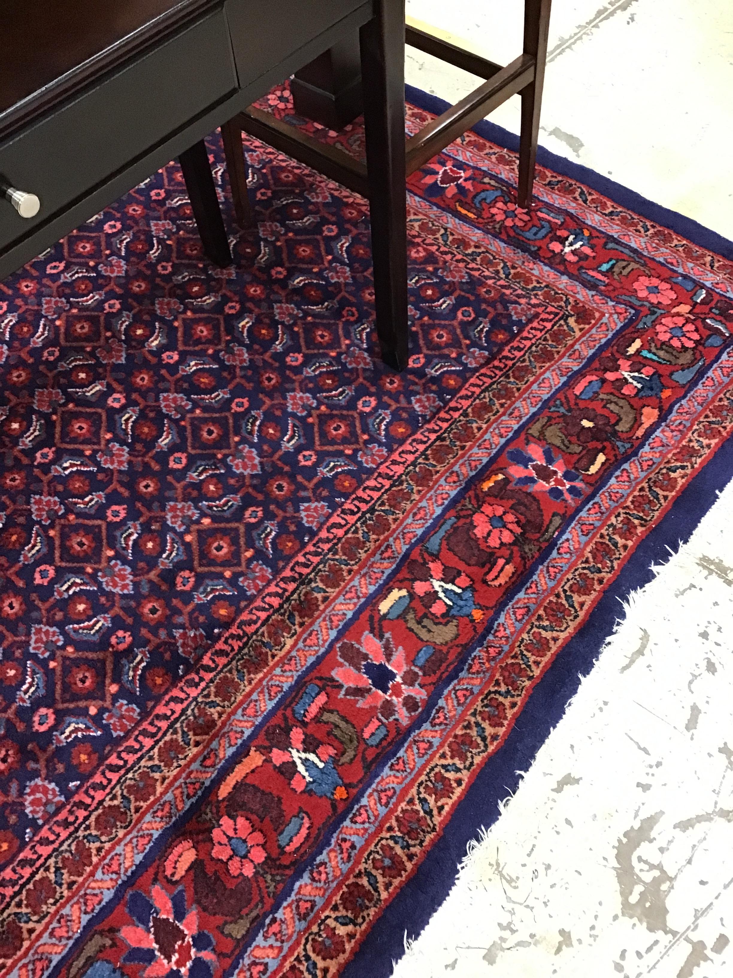 Persian Rug – Blue/Red – 7′ x 11′