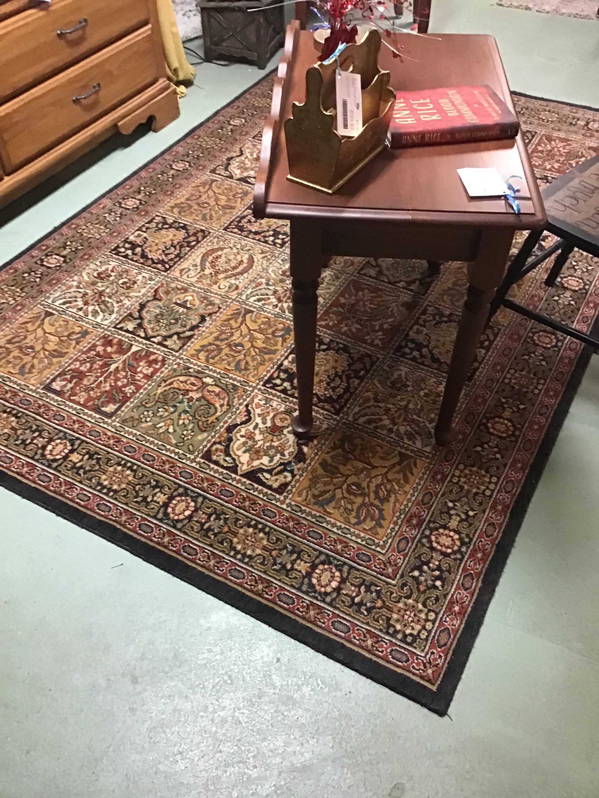 Patterned Floor Rug- 7.8′ x 5.25′