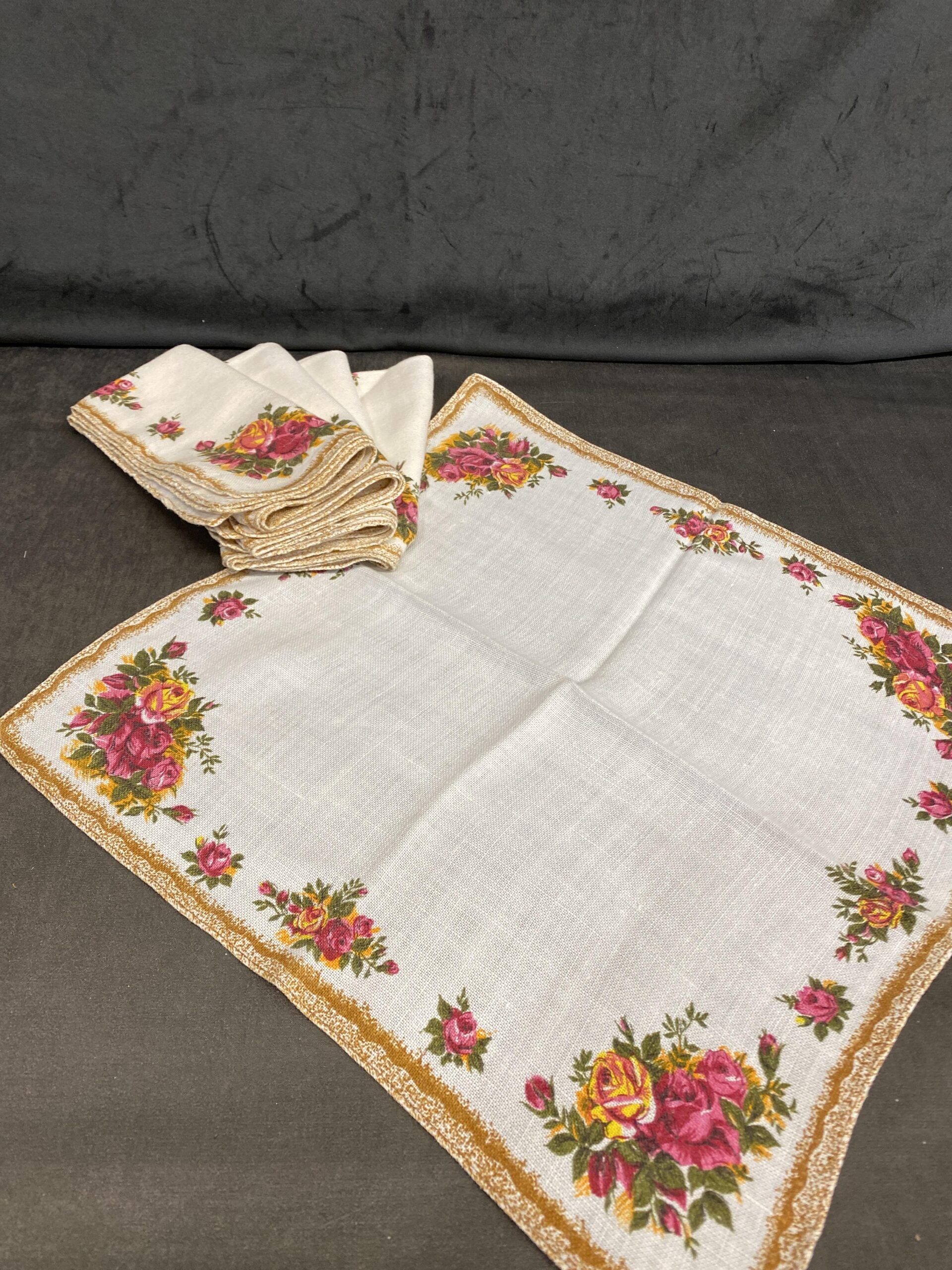 Set of 5 Old Country Roses Napkins