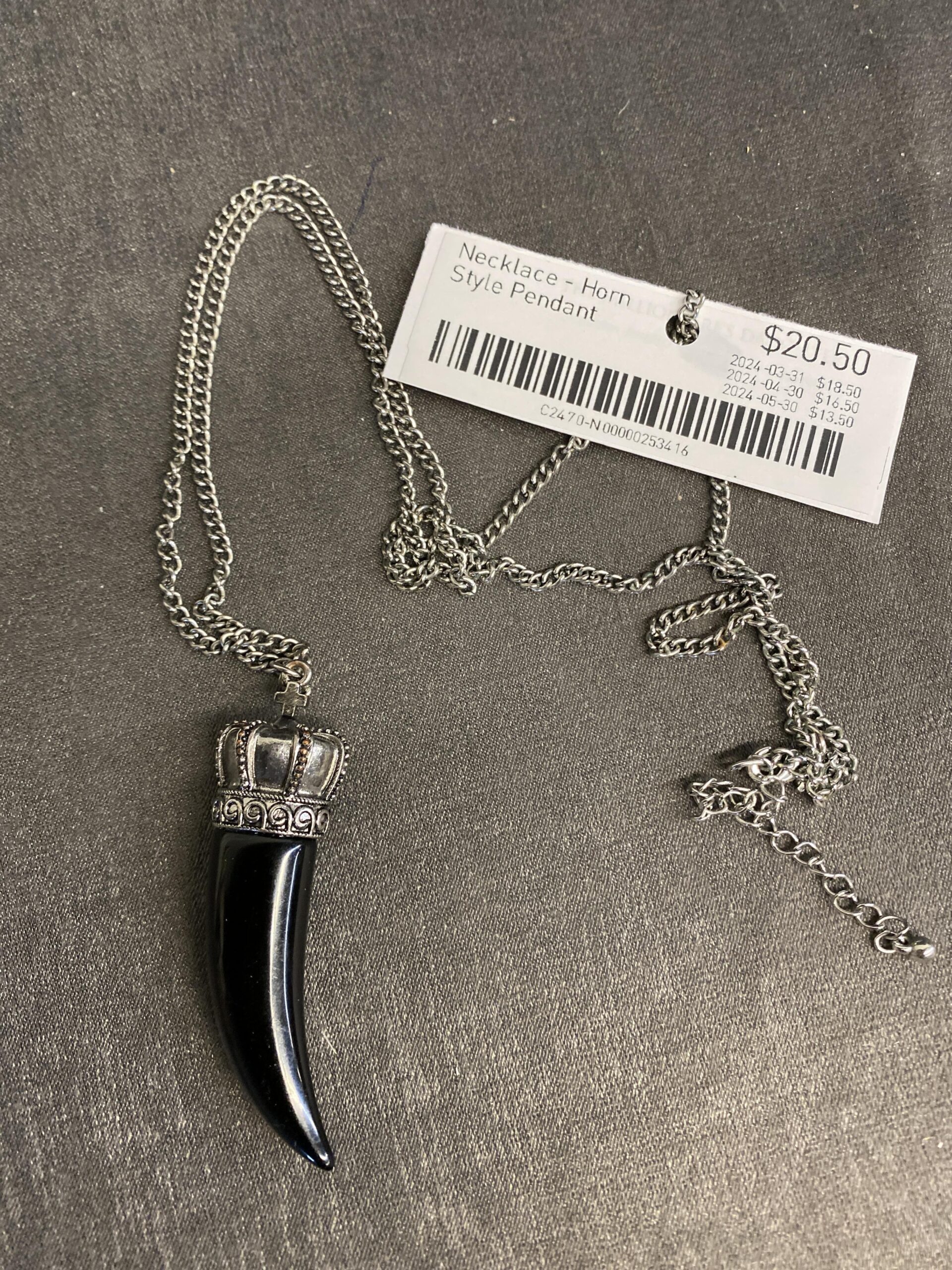 Necklace – Horn Style Pendant