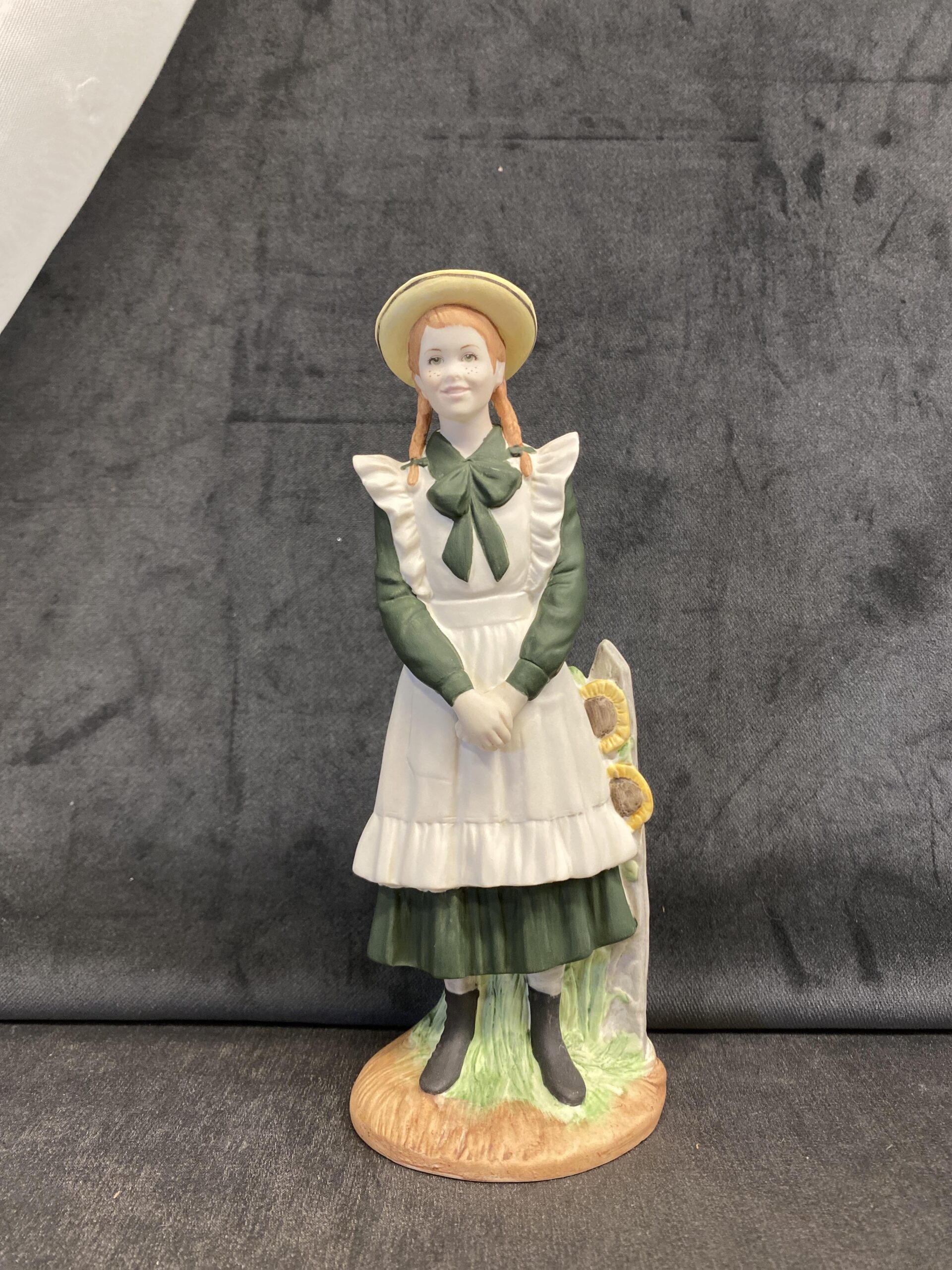 Coalport Figurine “Anne Of Green Gables”