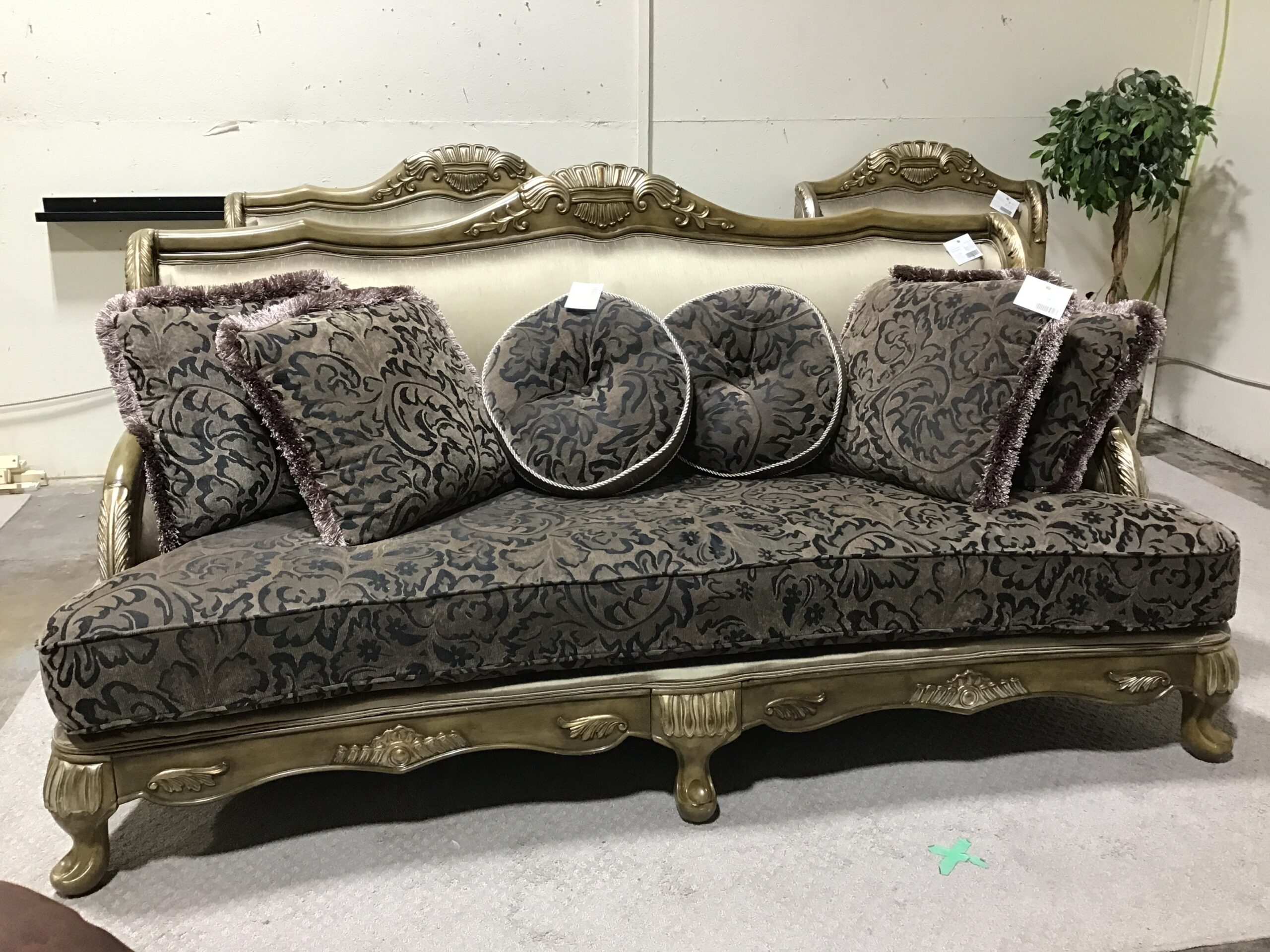 Ornate Sofa & 6 Toss Cushions