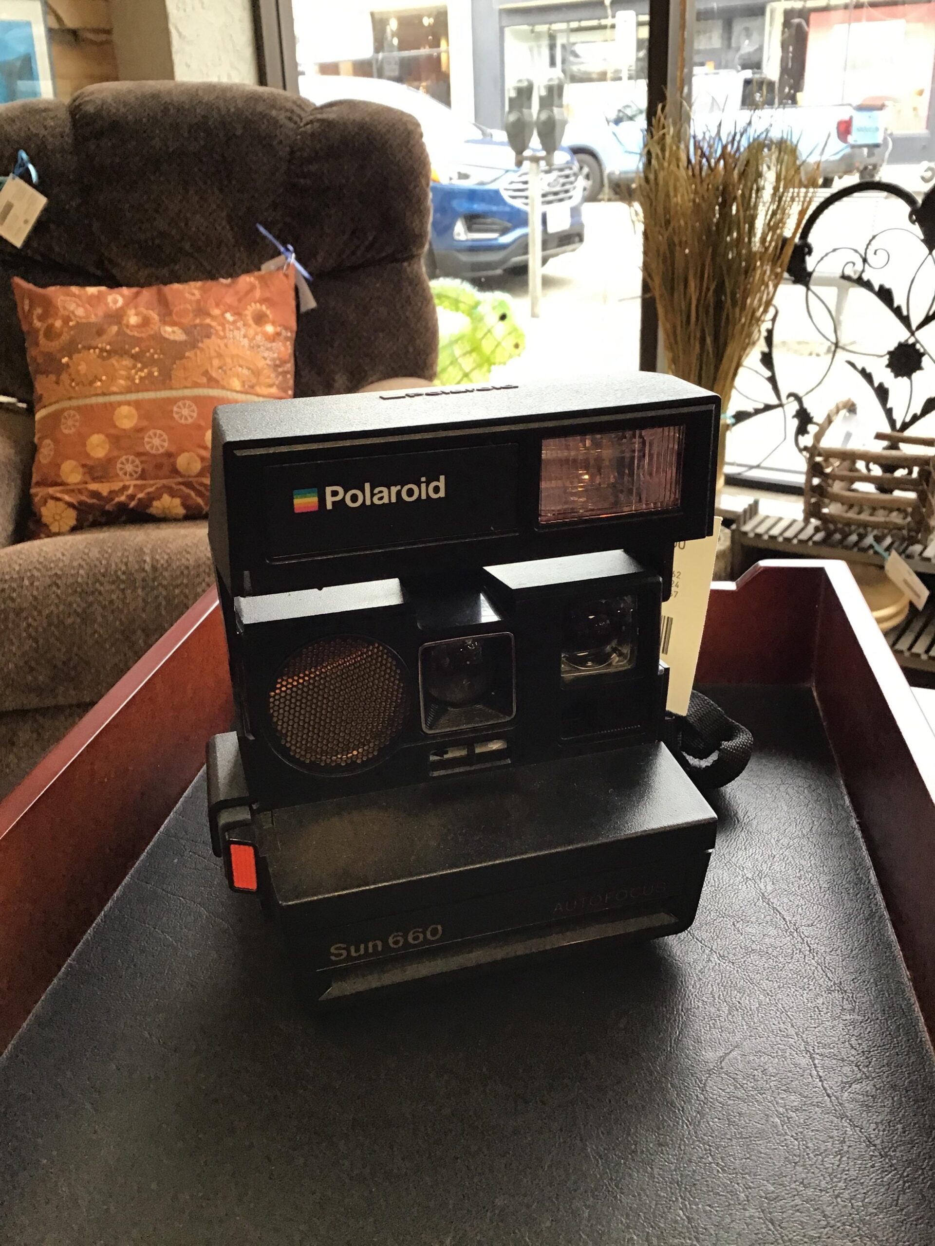 Vintage Polaroid Sun 660 Autofocus Camera
