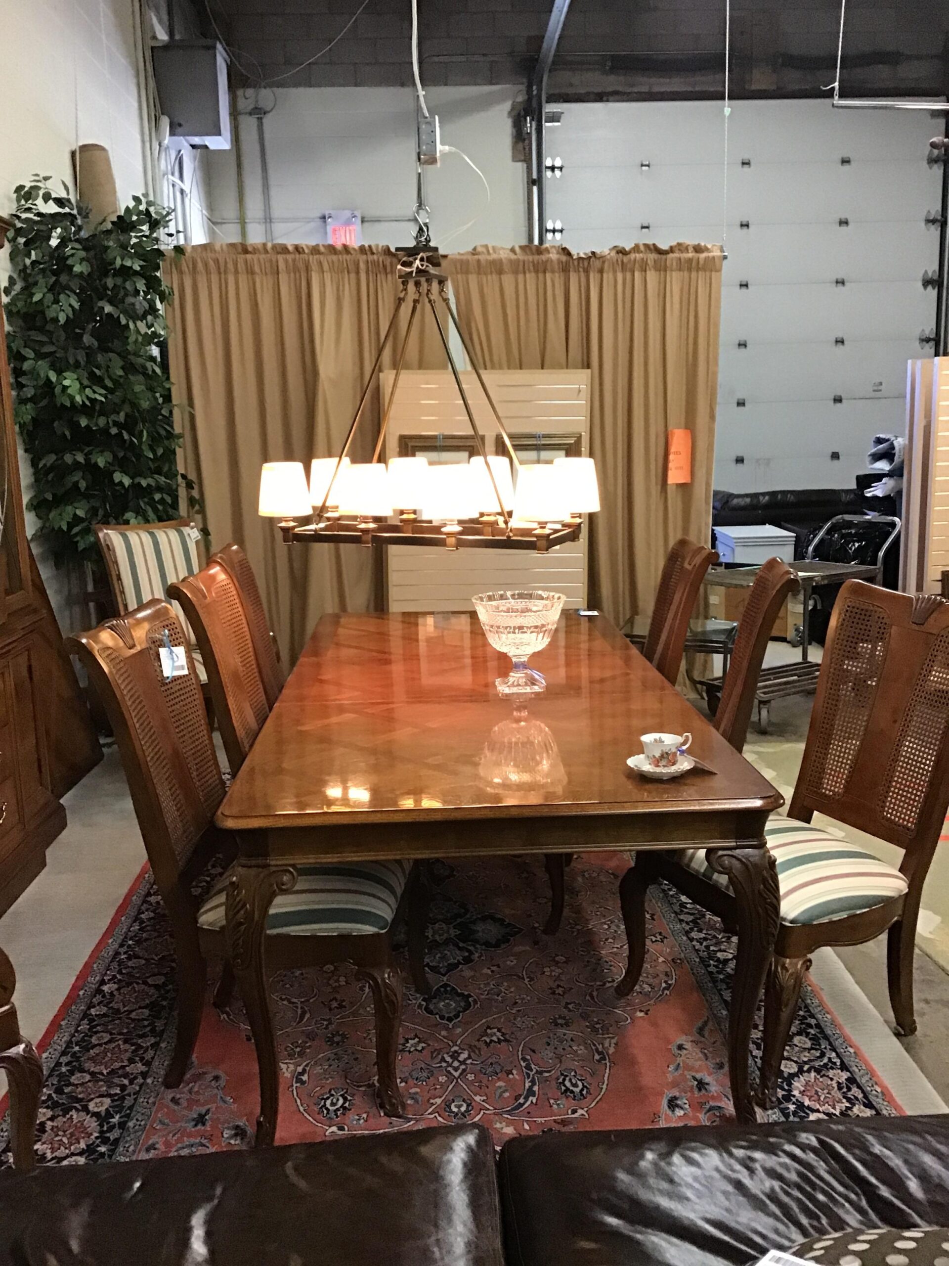 Thomasville Dining Table & 8 Chairs