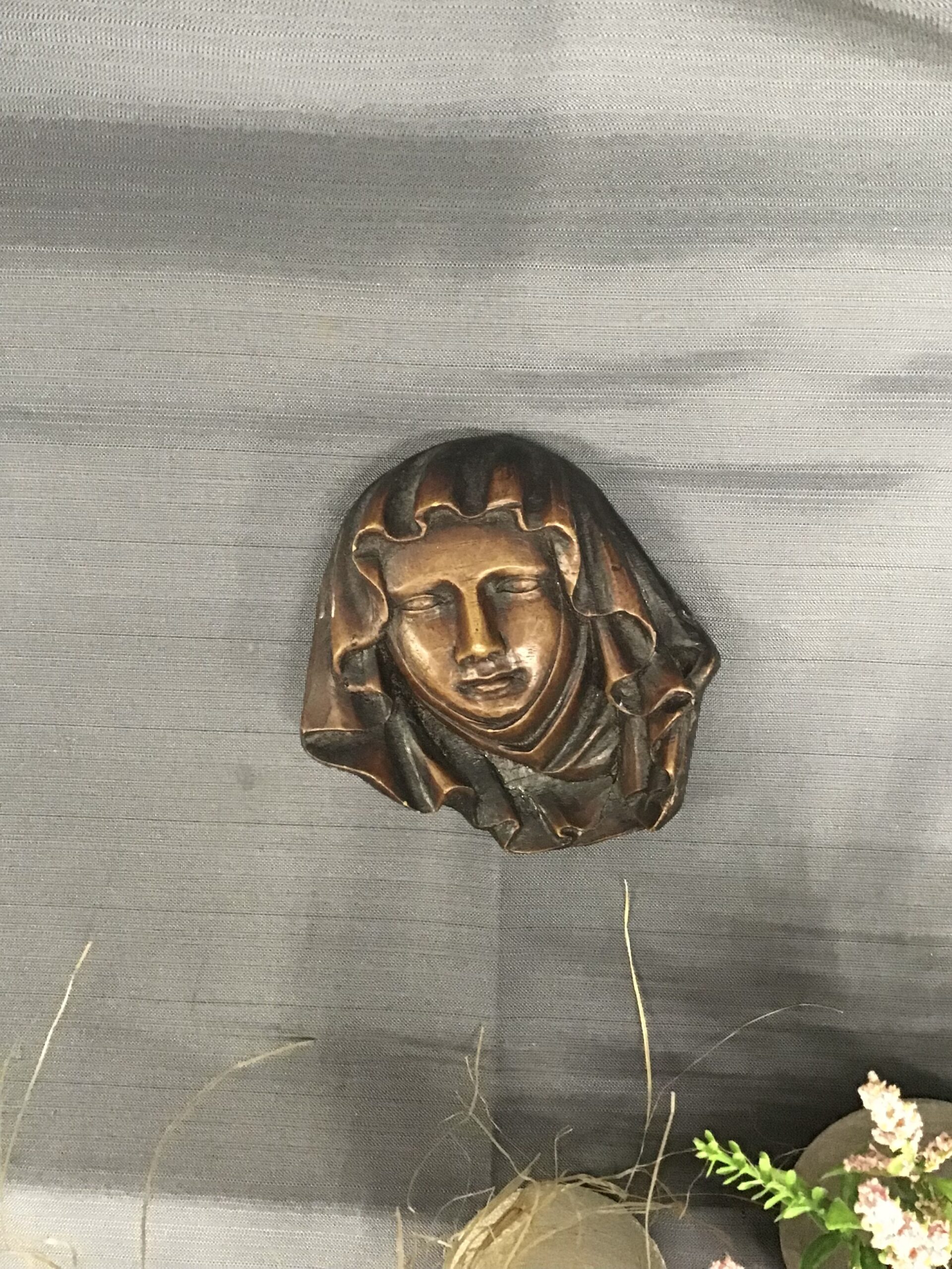 OAKAPPLE Medieval Artifact Replica  Ladies Head