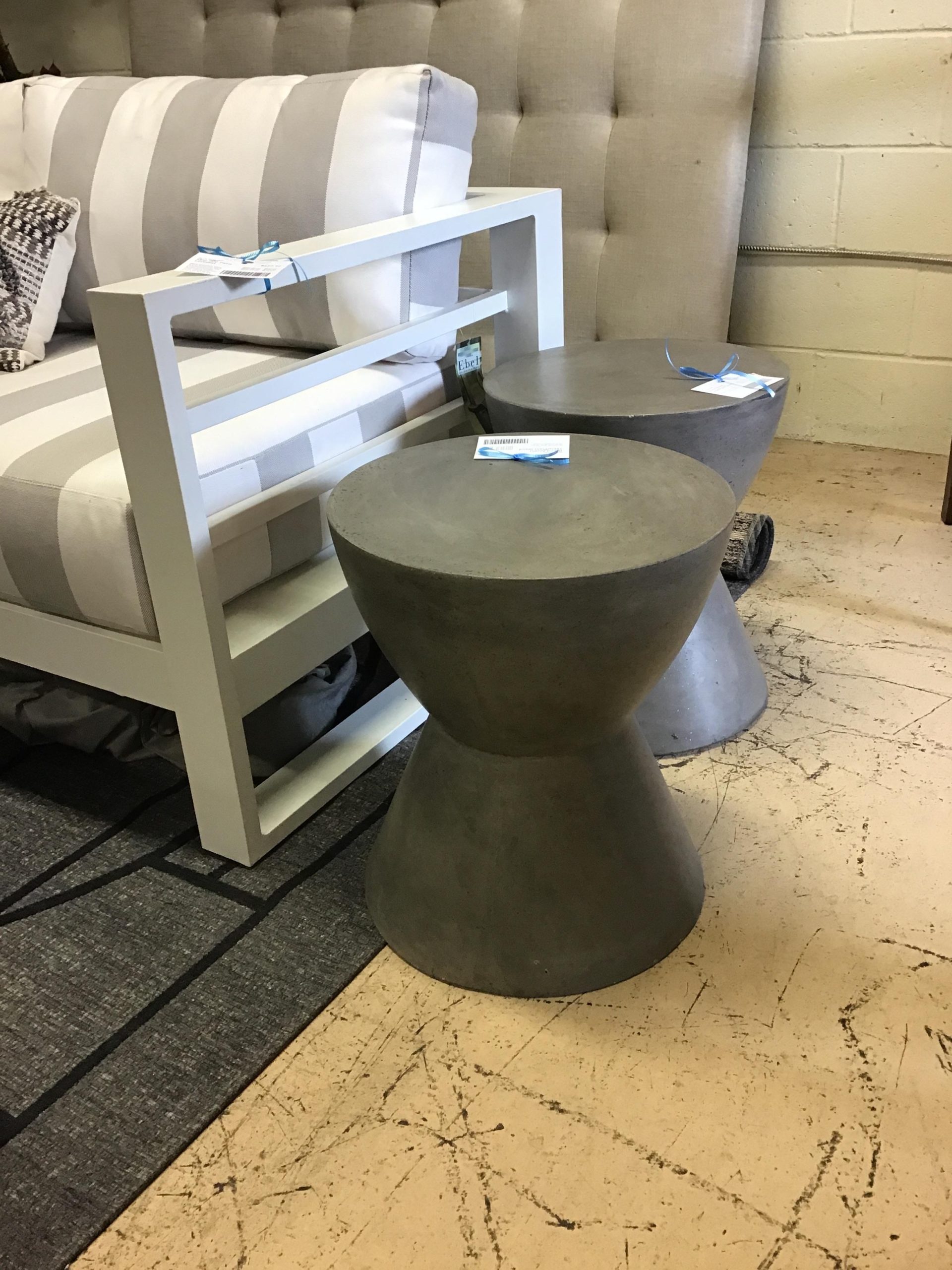 Round Accent Table/Plant Stand