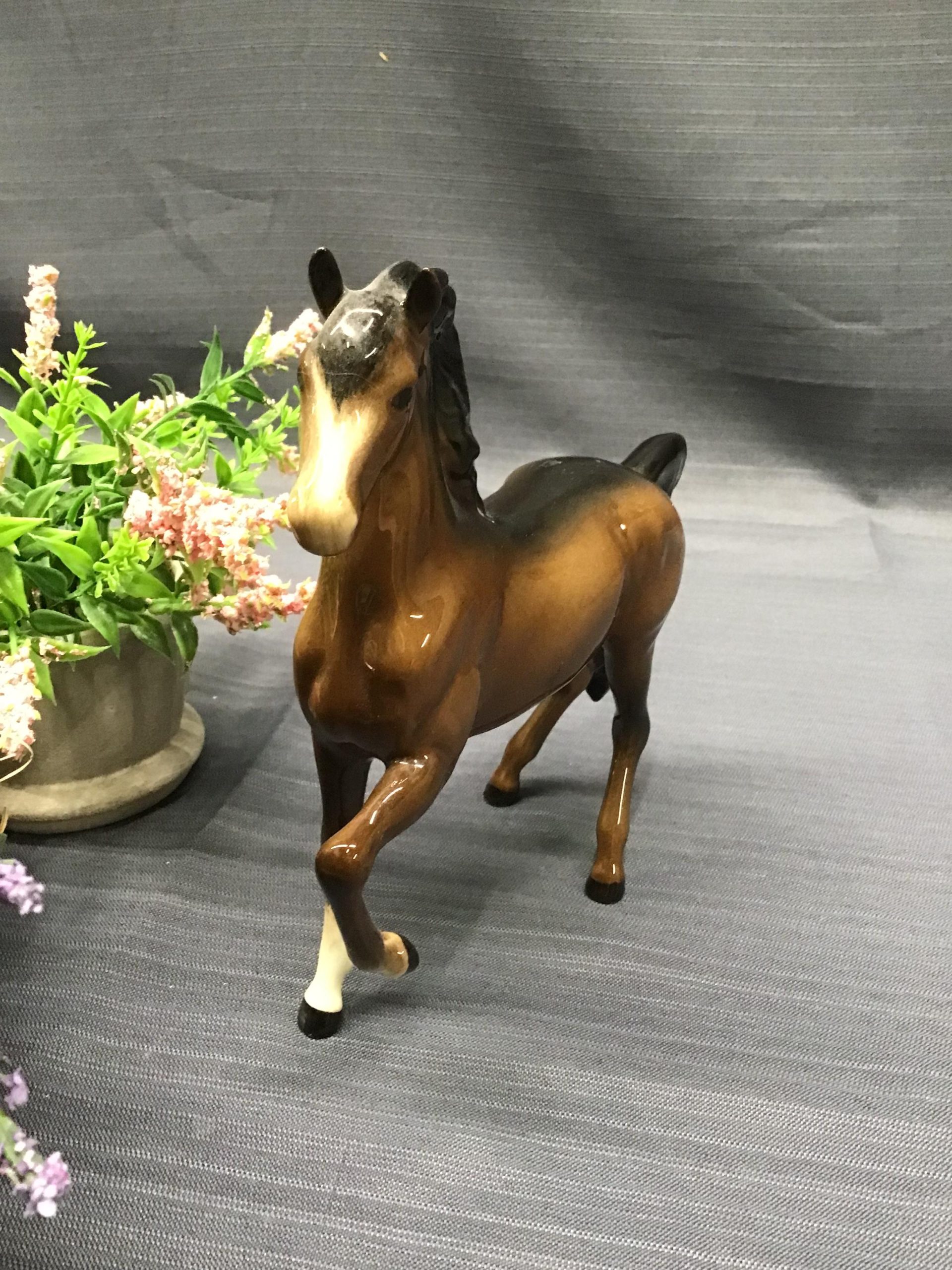 BESWICK Porcelain Horse (prancing)
