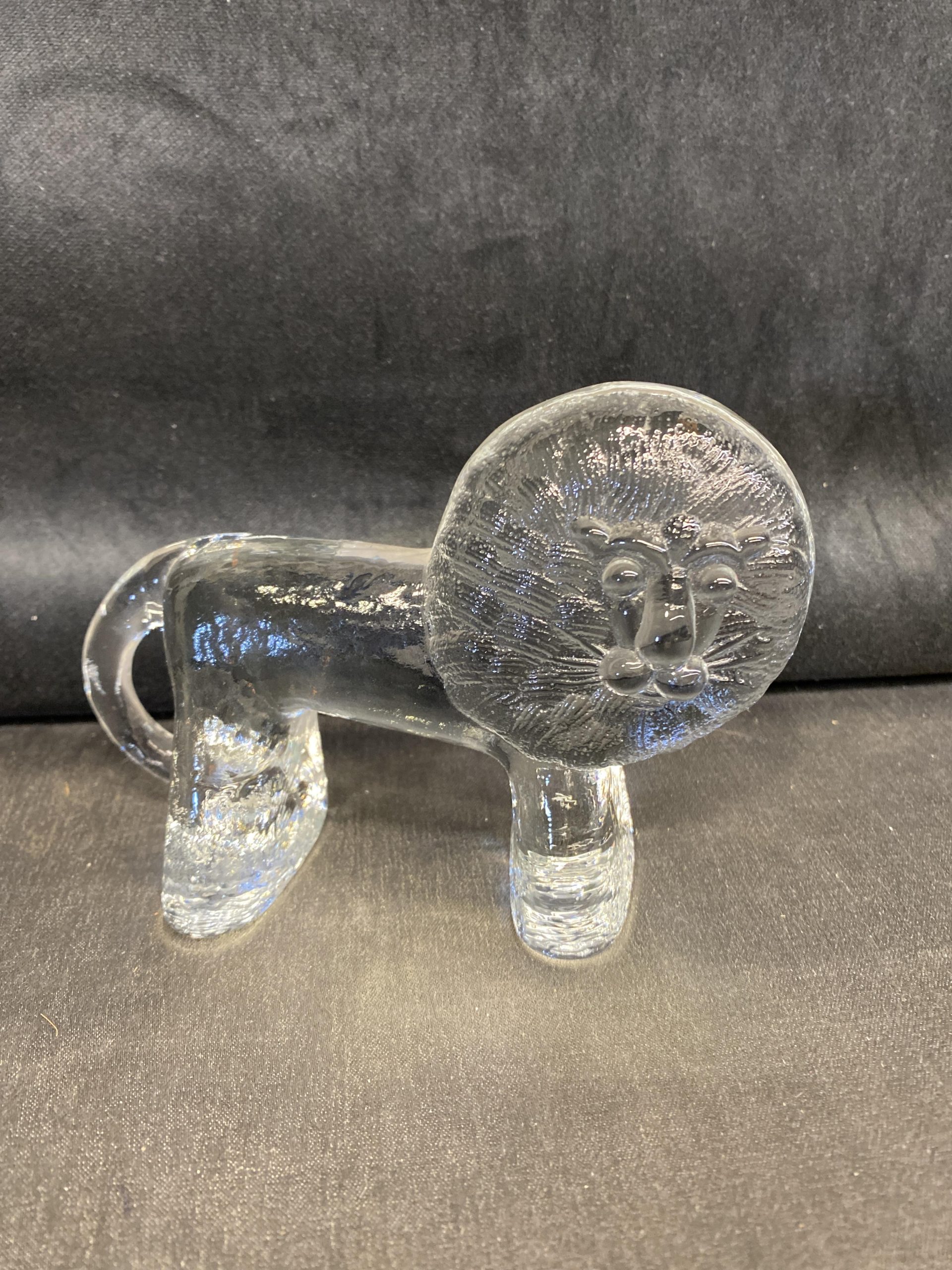 Boda Zoo Glass Figurine – Small Lion