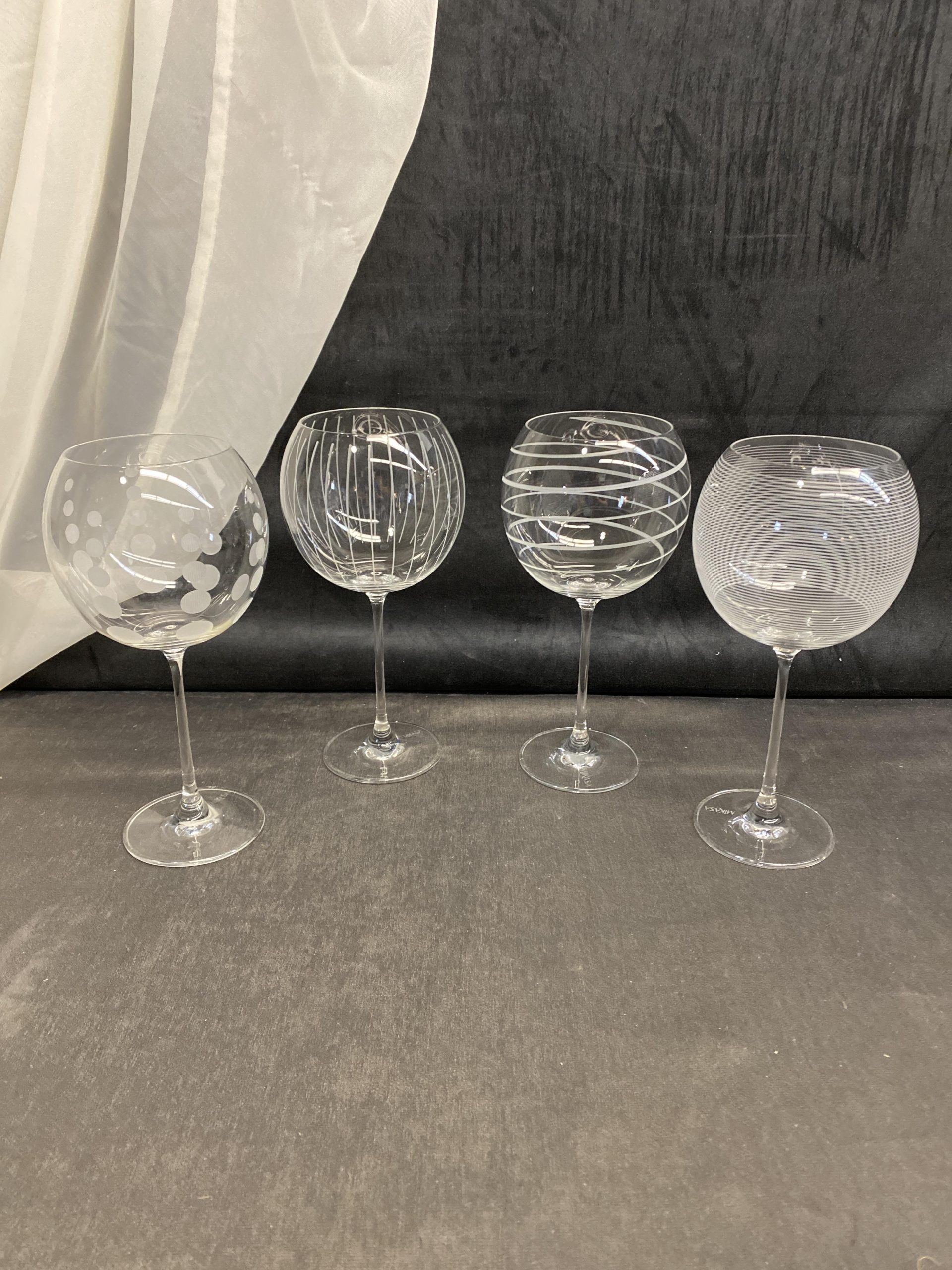 SET 4  Mikasa “Cheers” Balloon Wine Glasses