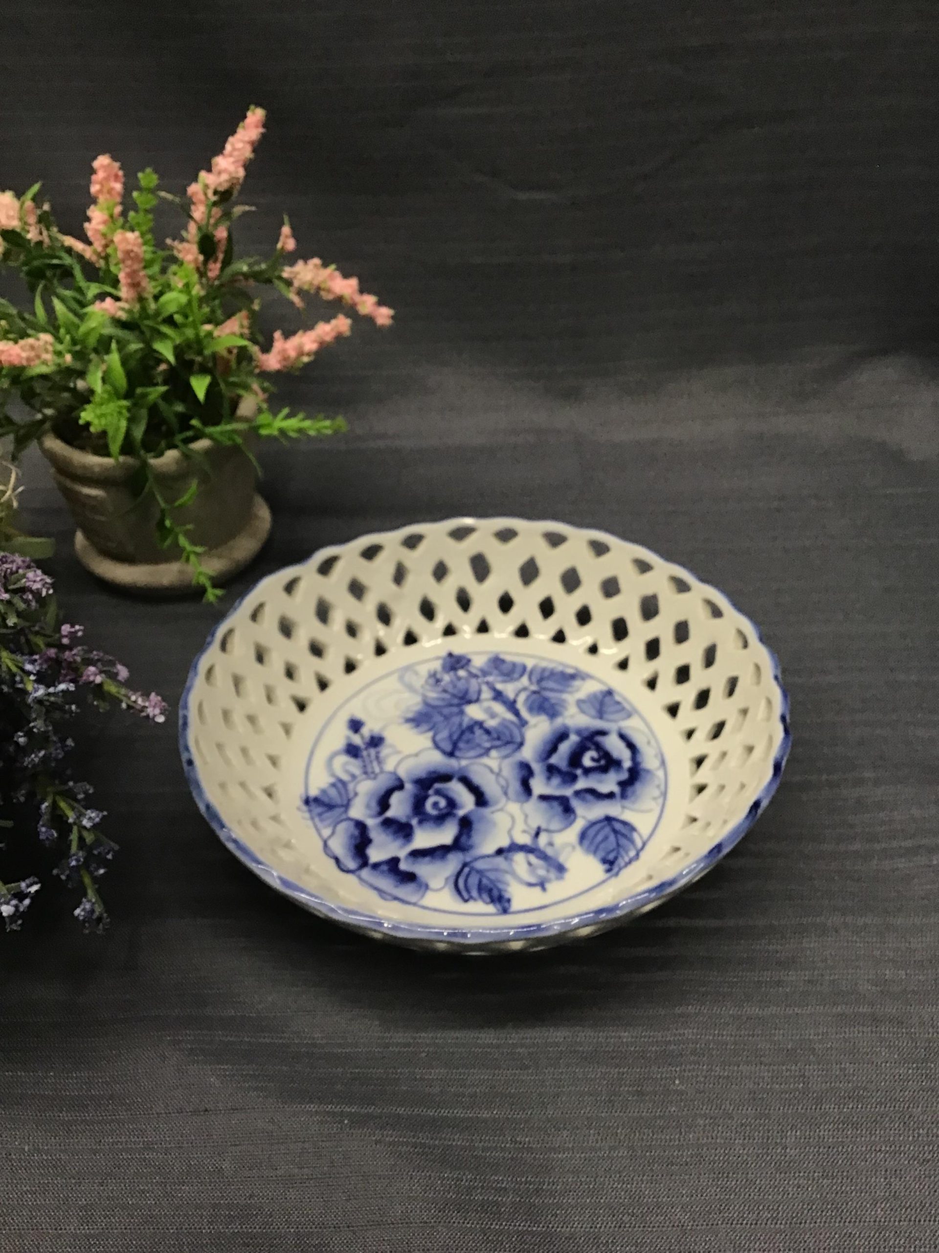 Sm. Basket Weave Porcelain Blue/ White Floral Dish