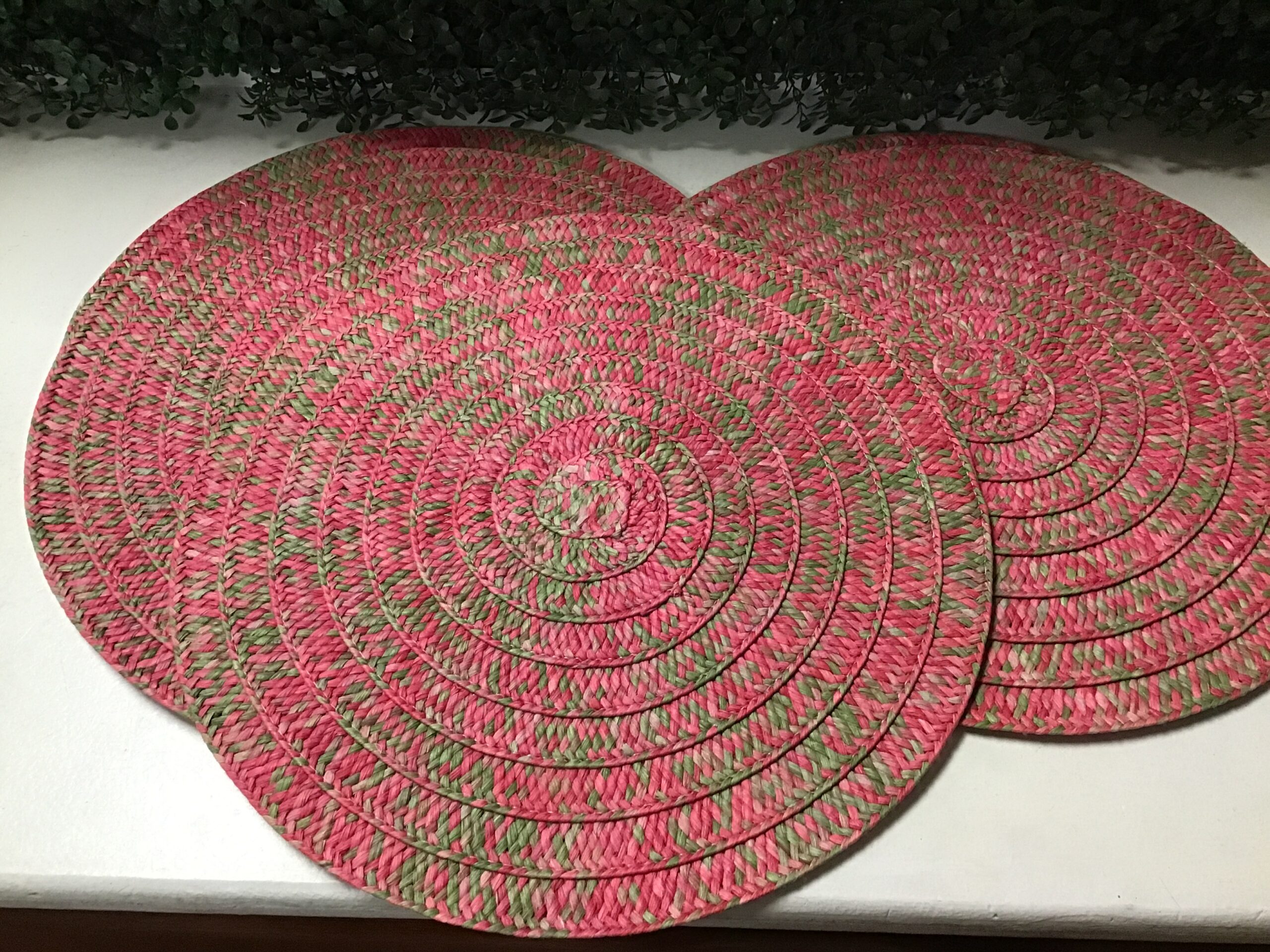 Round Woven Placemats (4)