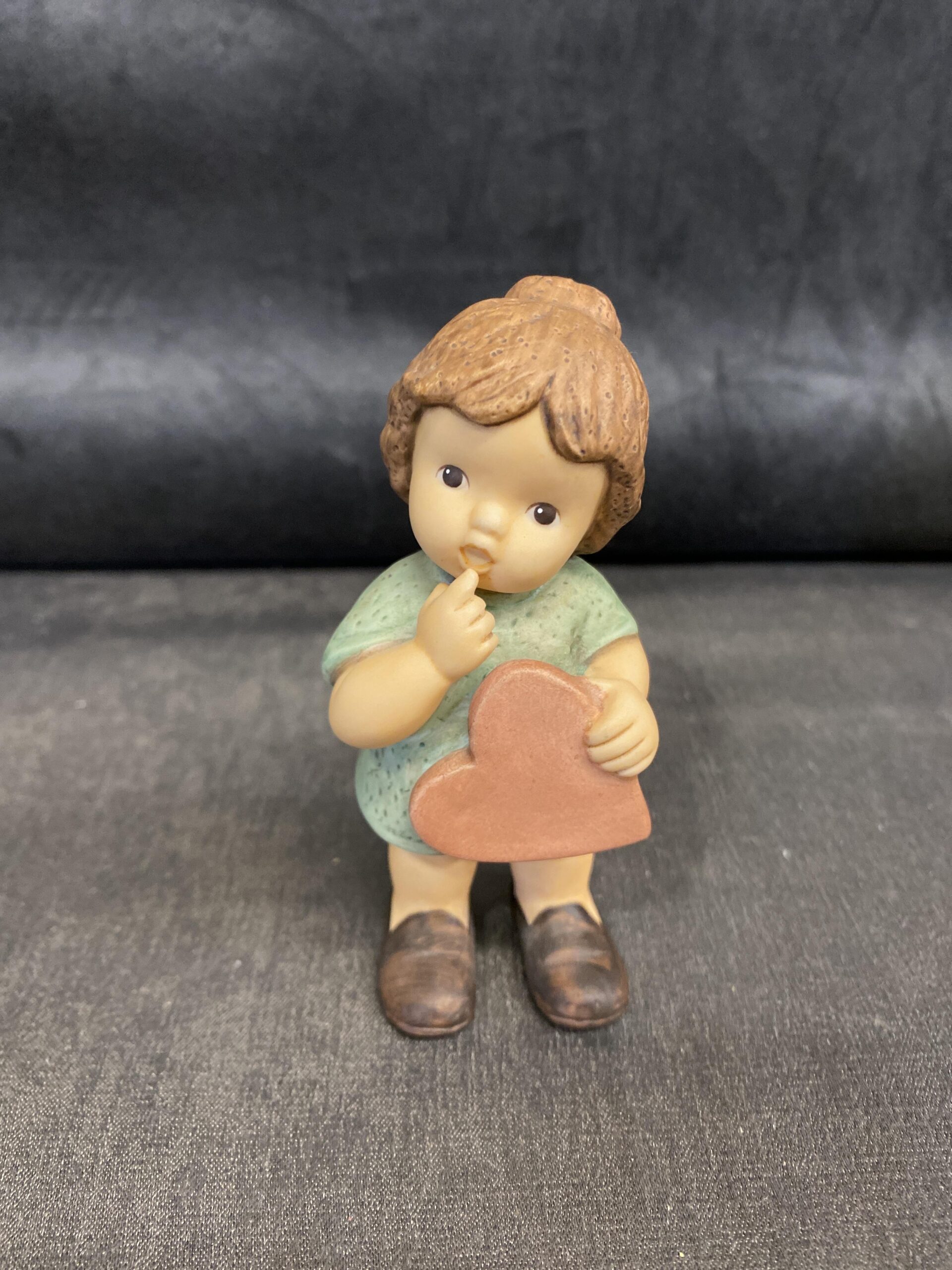 Geobel Nina Marco Figurine – Child w Heart