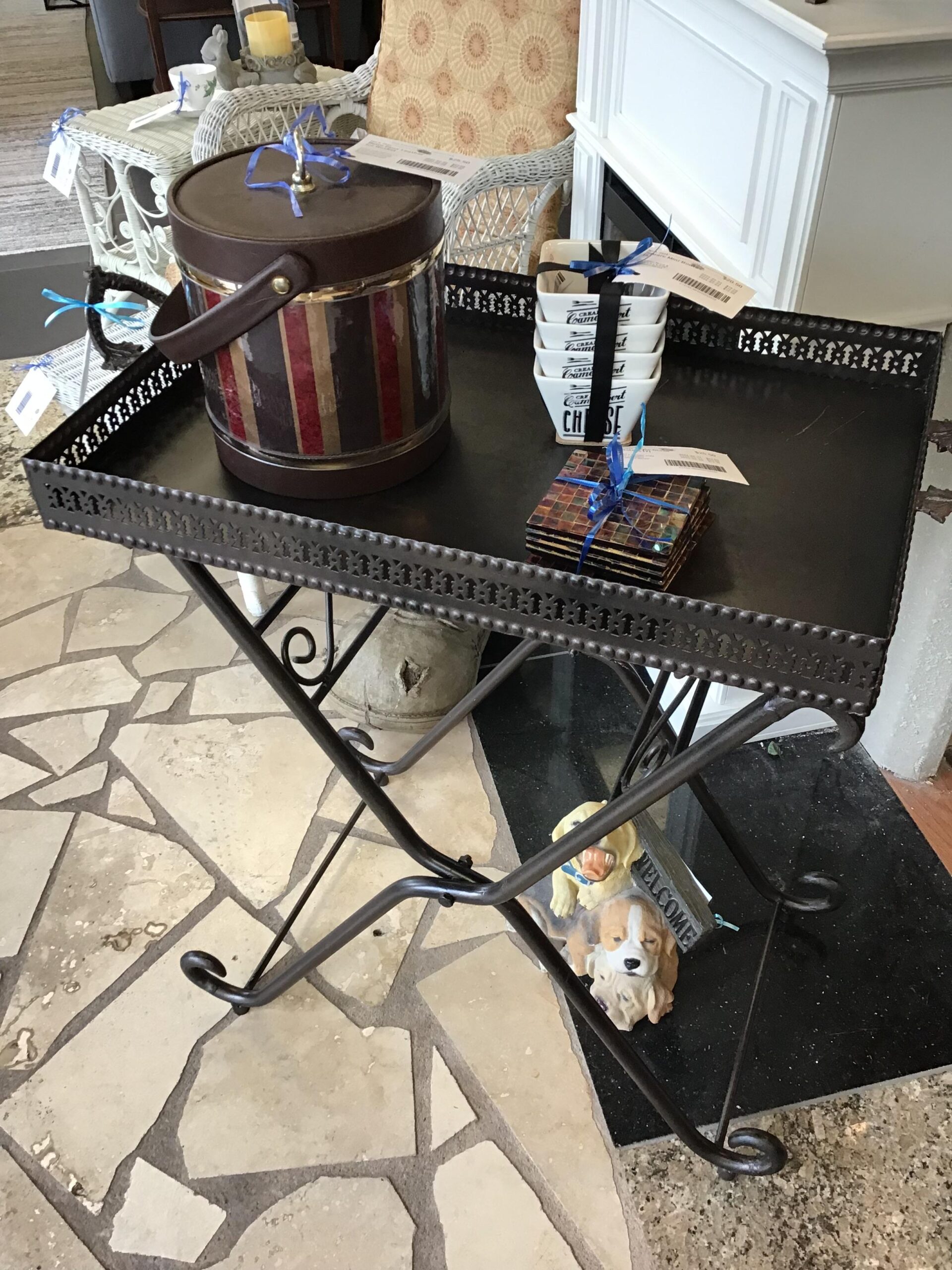 Dark Metal Tray w Collapsible Stand