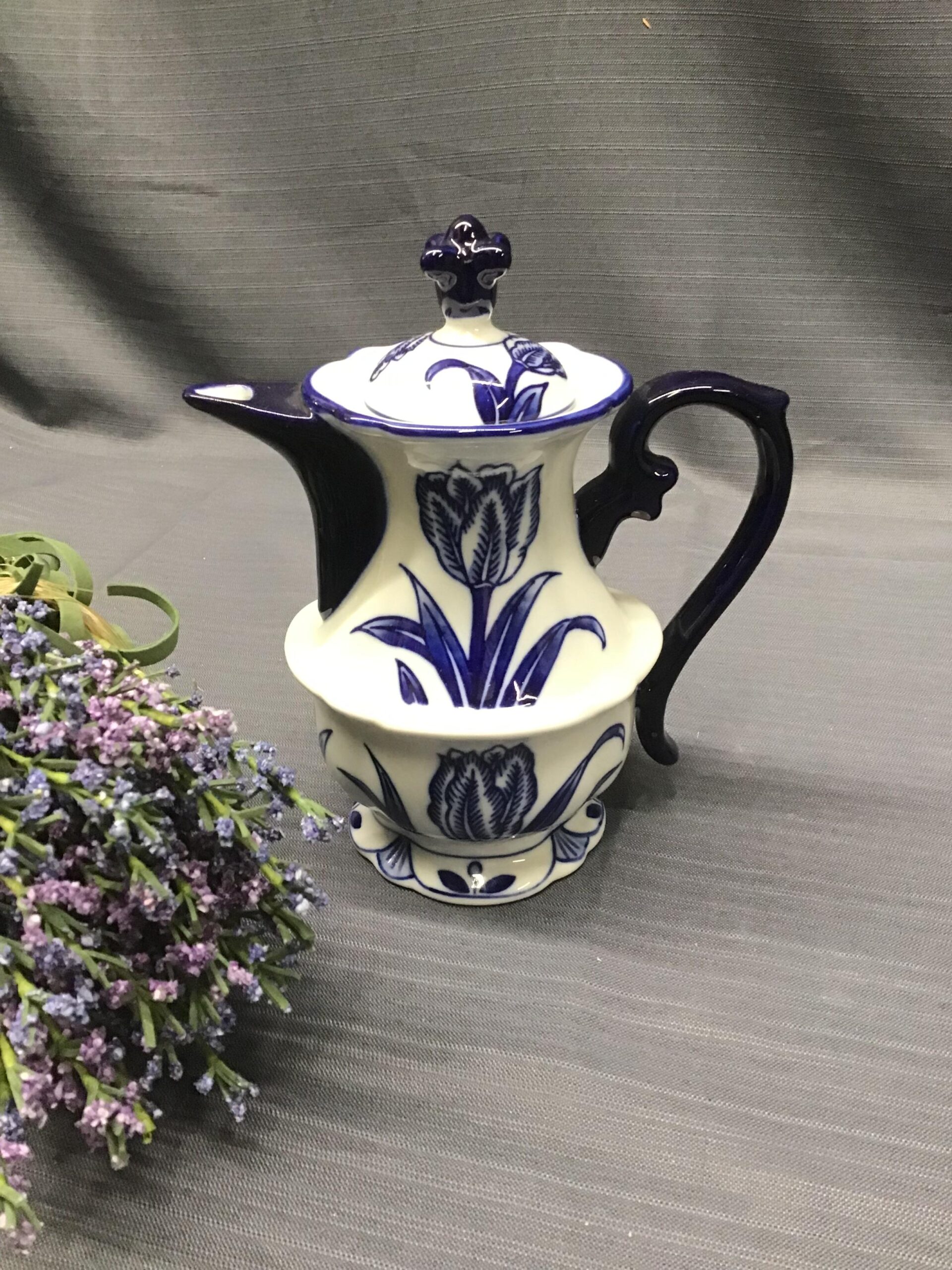 BOMBAY Sm. Blue/ White Floral Tea Pot