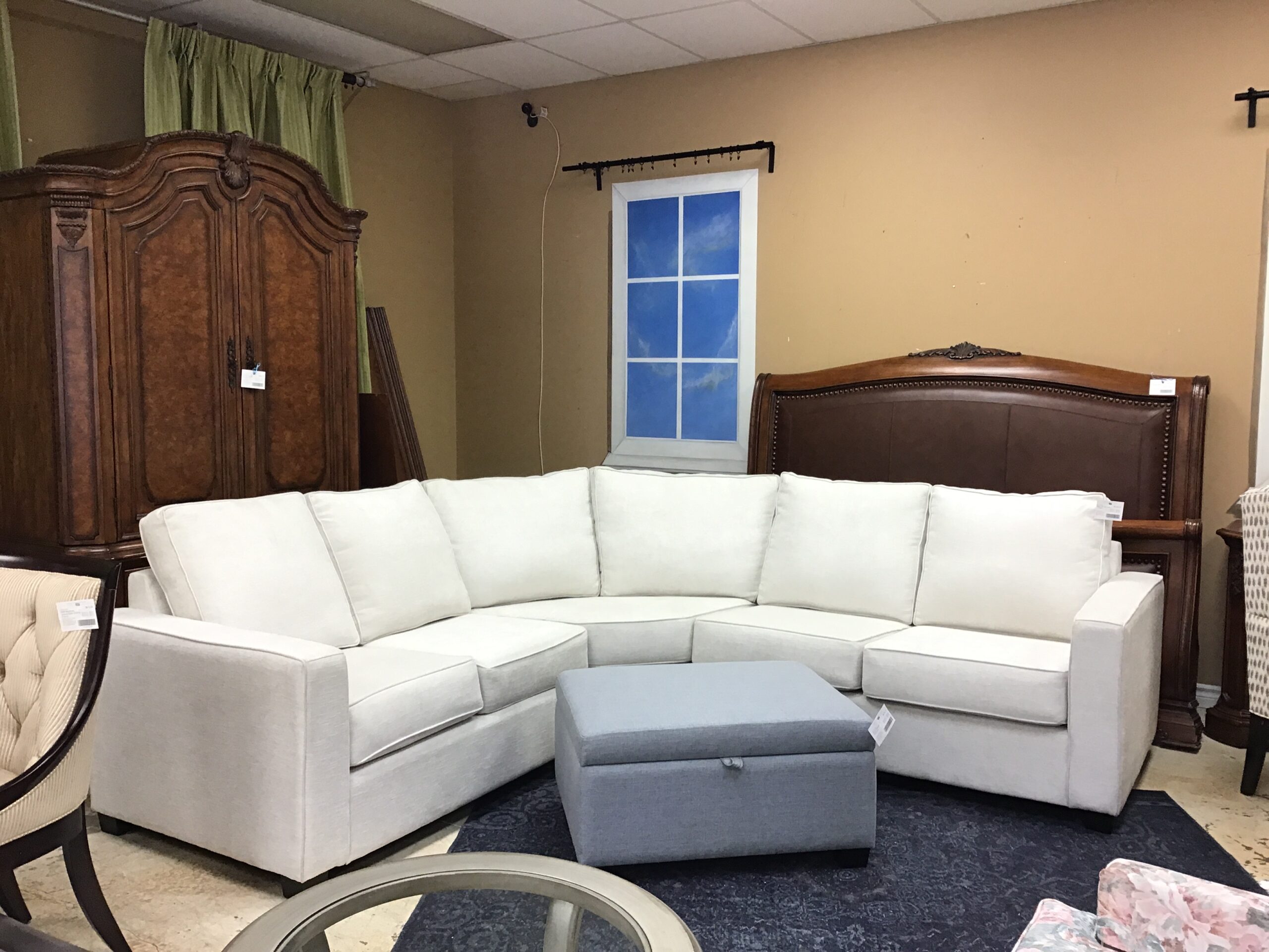 New! 3PC Sectional – Cream