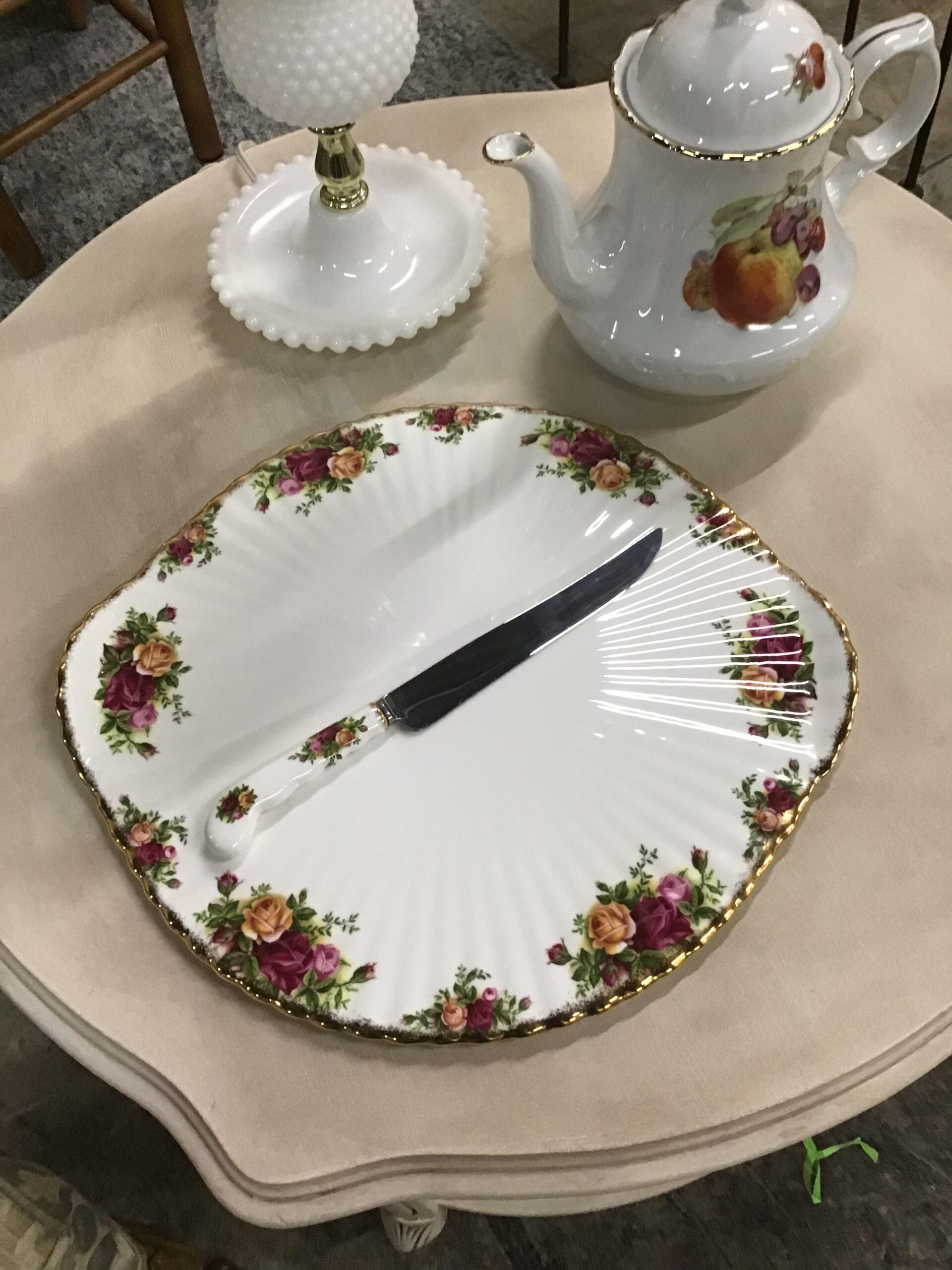 ROYAL ALBERT ‘Old Country Roses’ Cake Plate & Knife