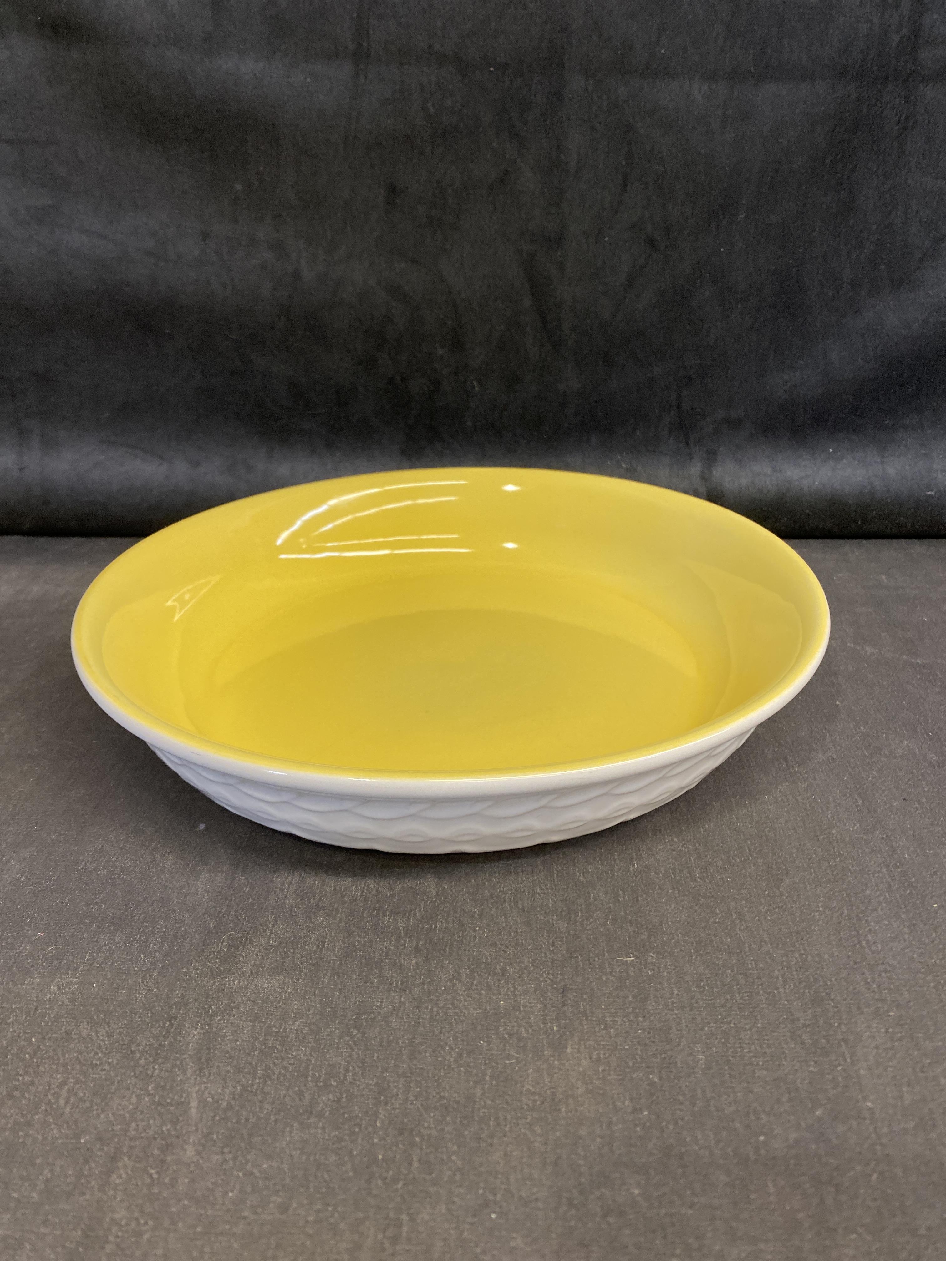Cake Boss Pie Plate – Yellow