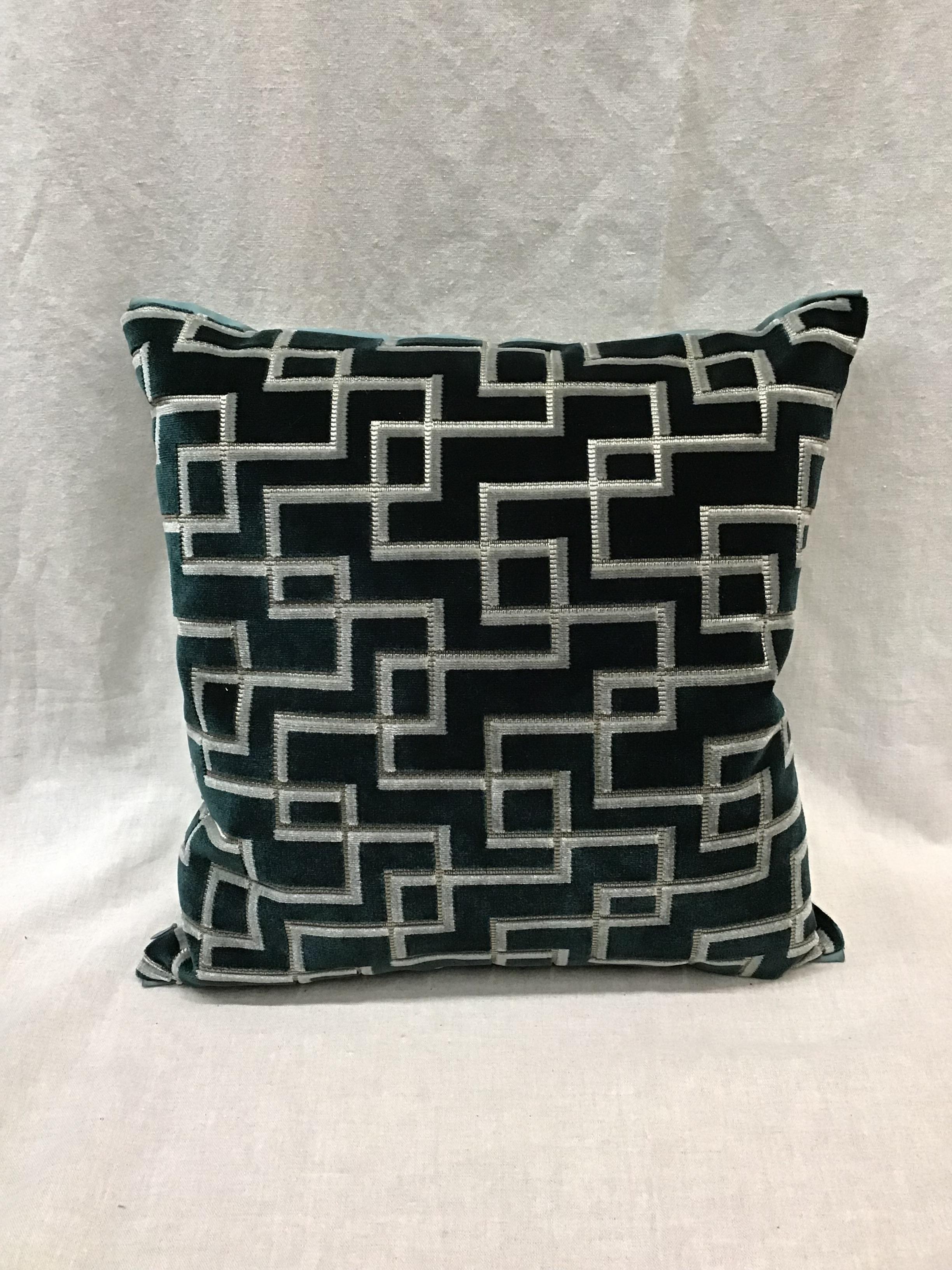 DESIGNER’S GUILD Jeanneret Emerald Green 16″ Pillow