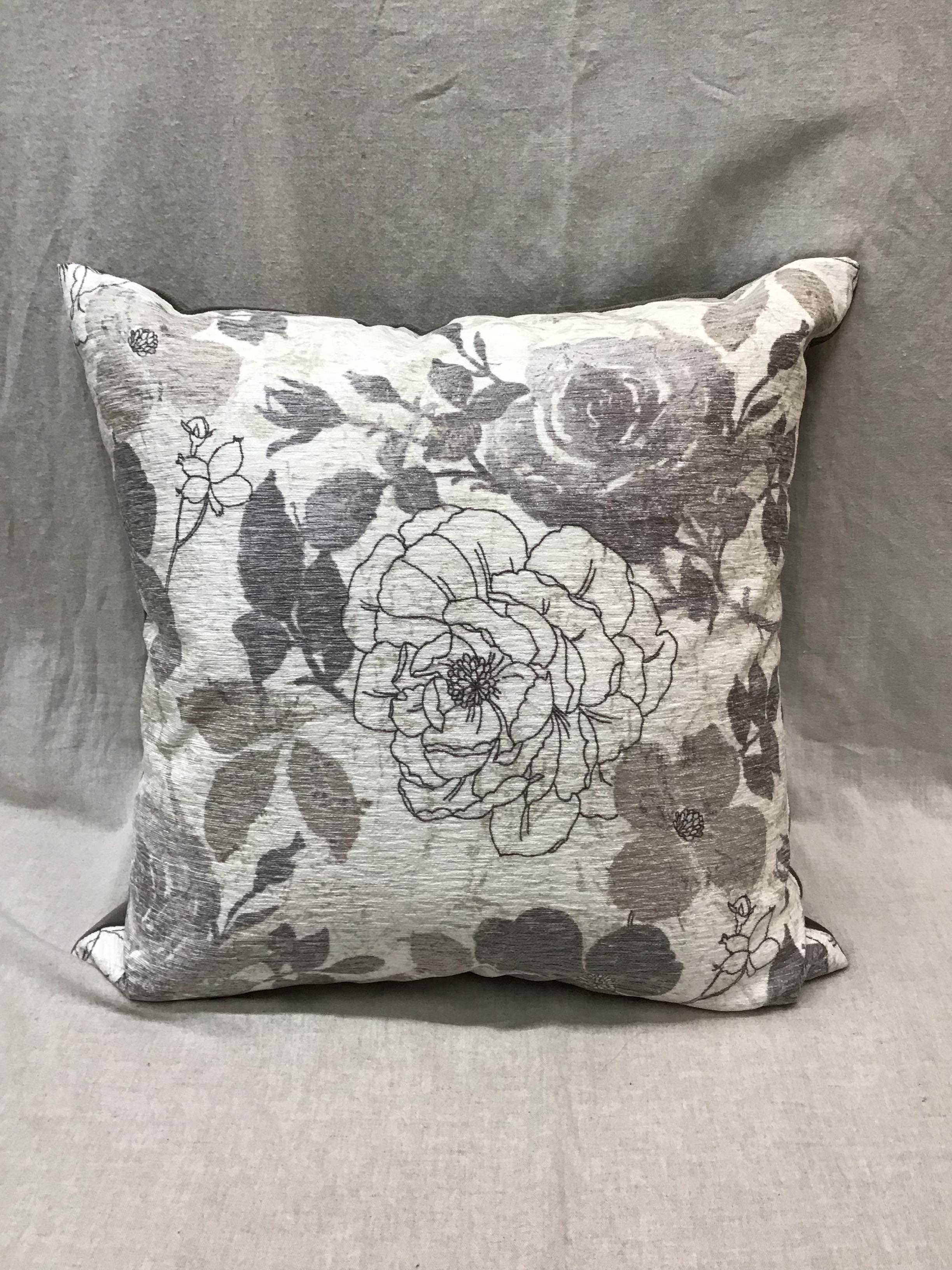 SAFAVIEH ‘Mademoiselle’ 22″ x 22″ Pillow