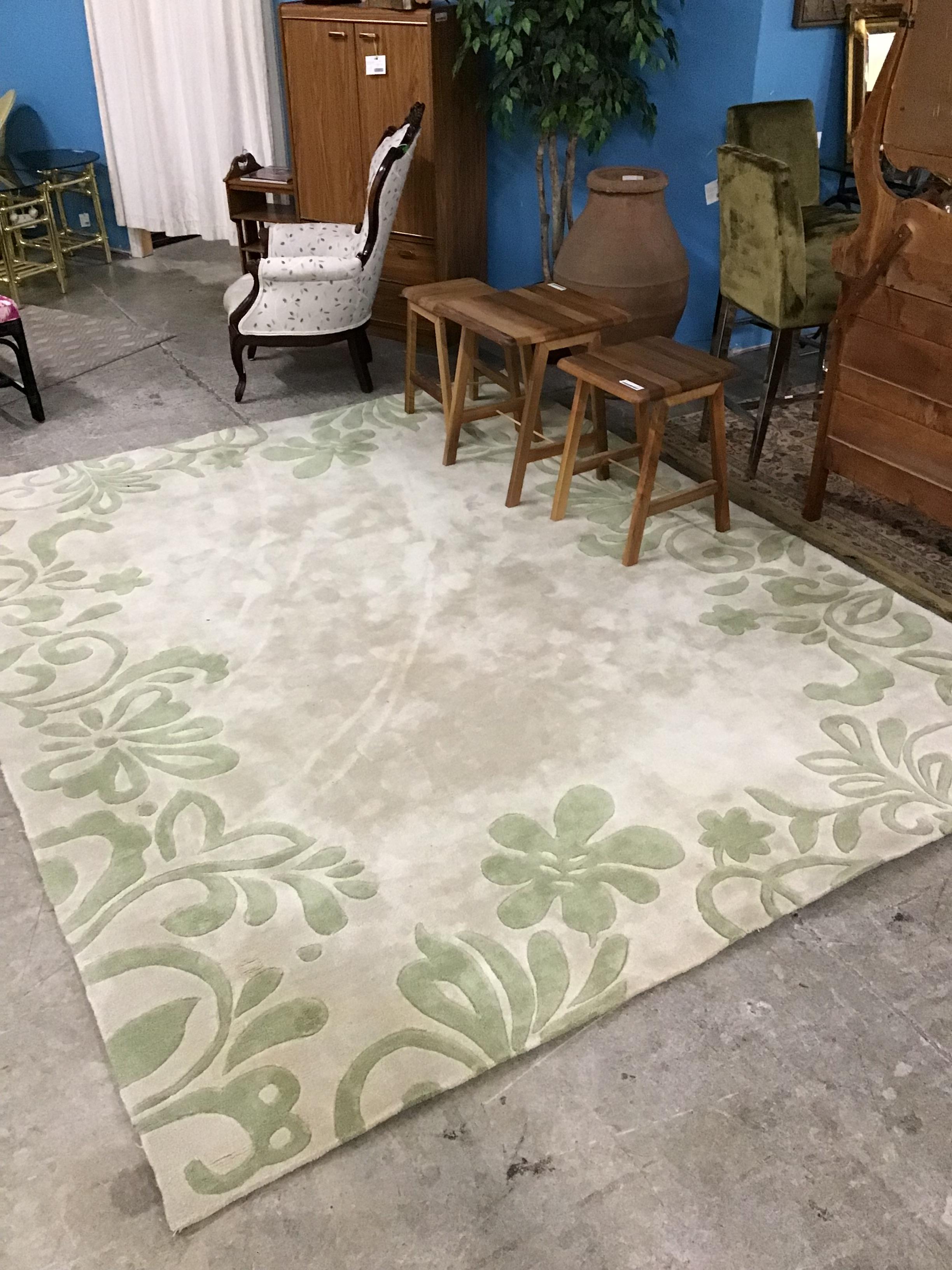 Dark Ivory & Green 8′ x 10′ Rug
