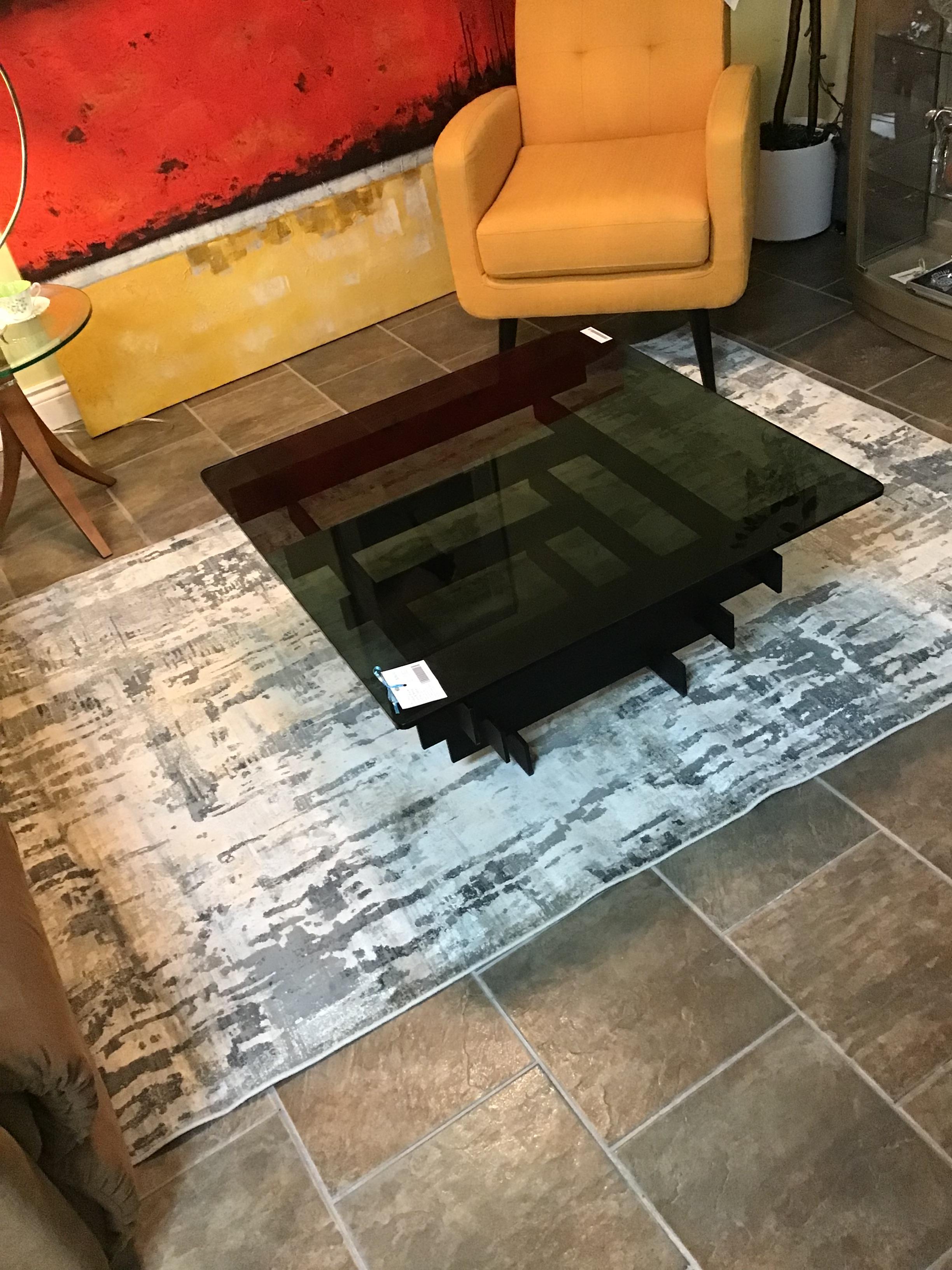 Gray Abstract 5′-3″ x 7′-7″ Rug