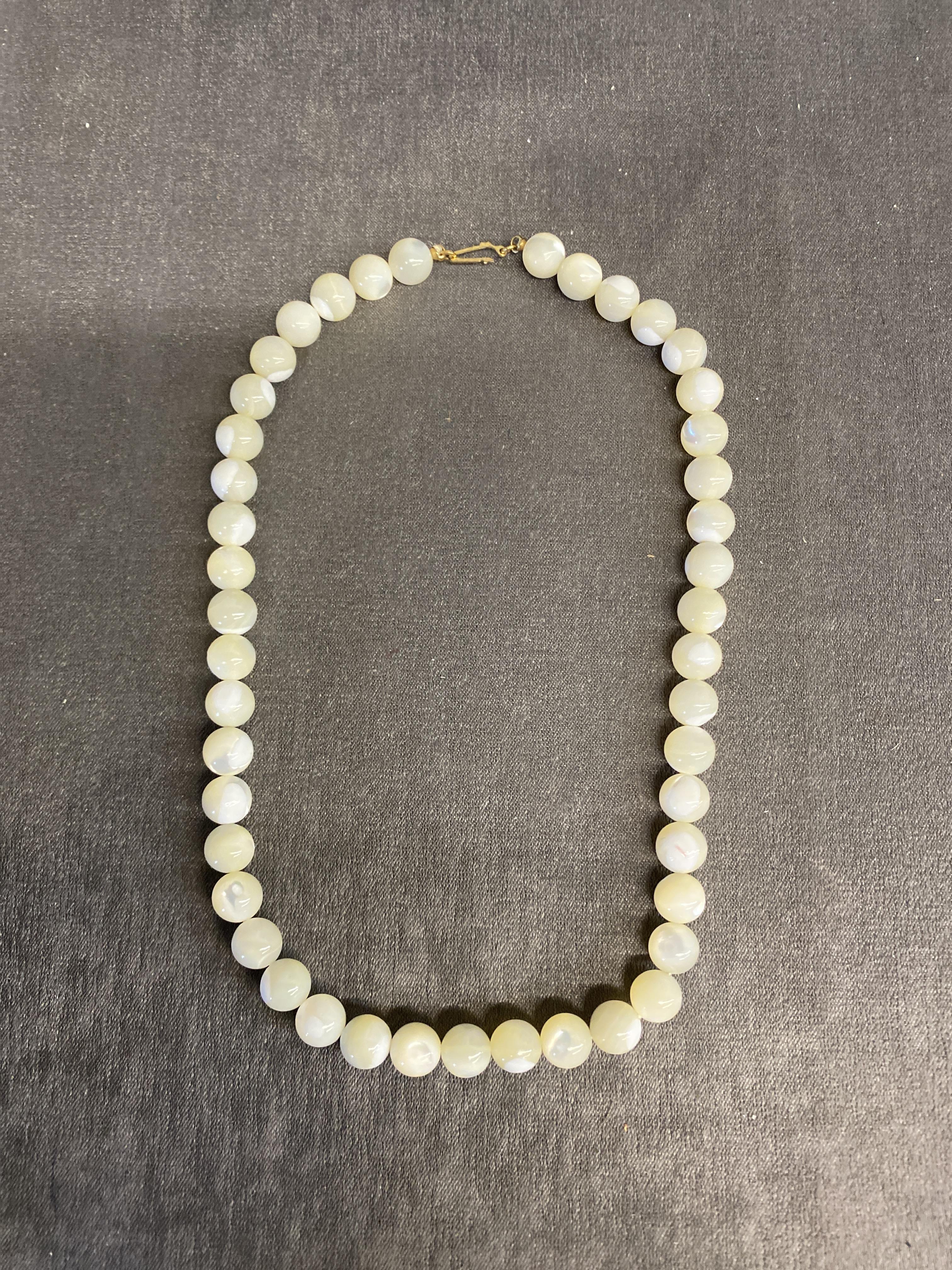 Vintage Bead Necklace – White