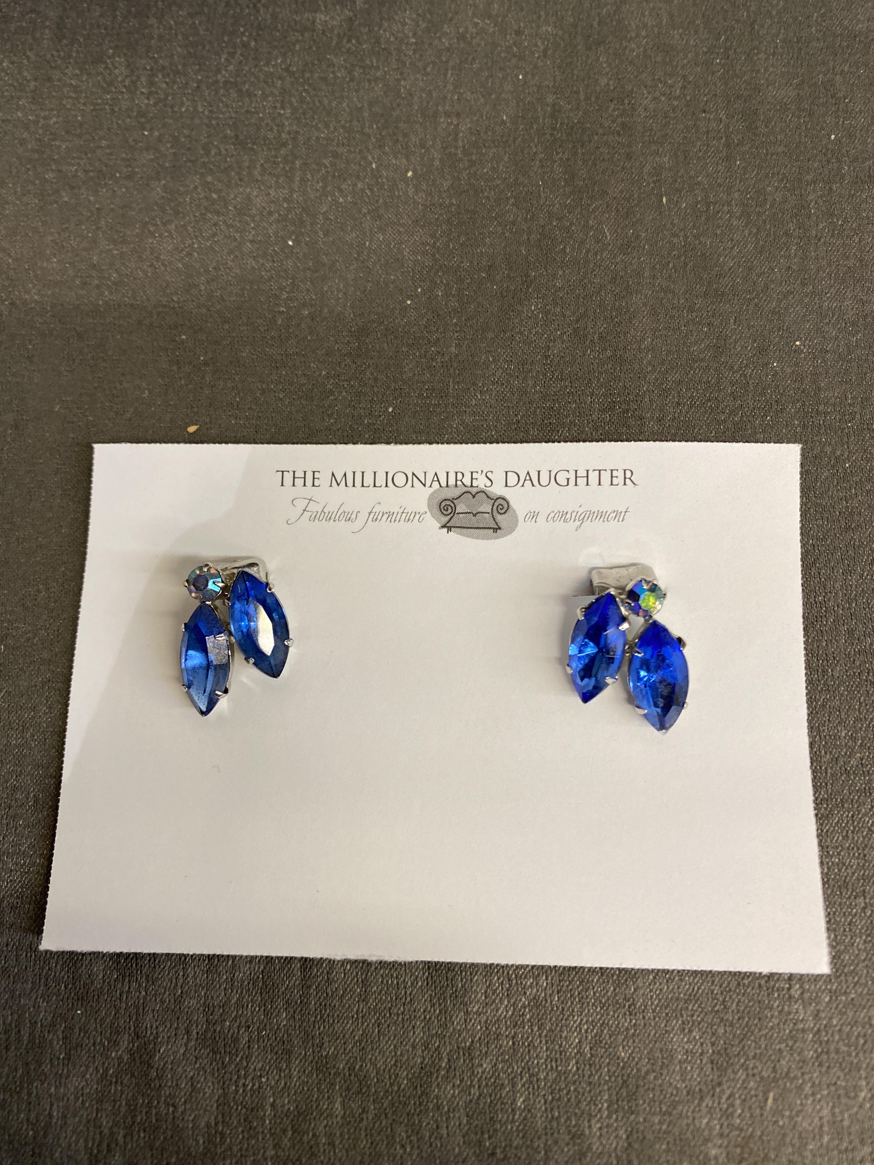 Vintage Clip On Earrings – Blue