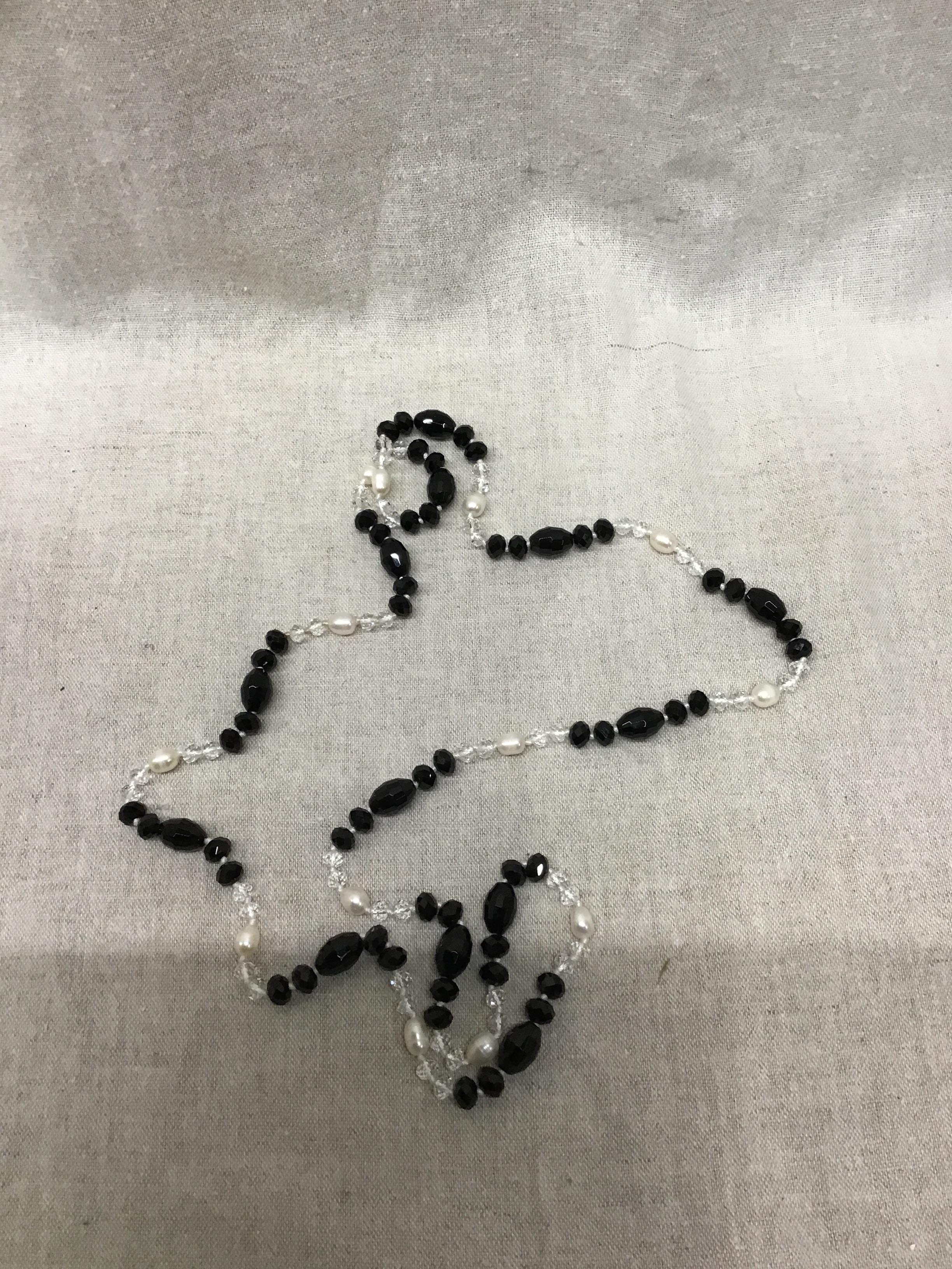 Vintage Art Deco 40″ Necklace
