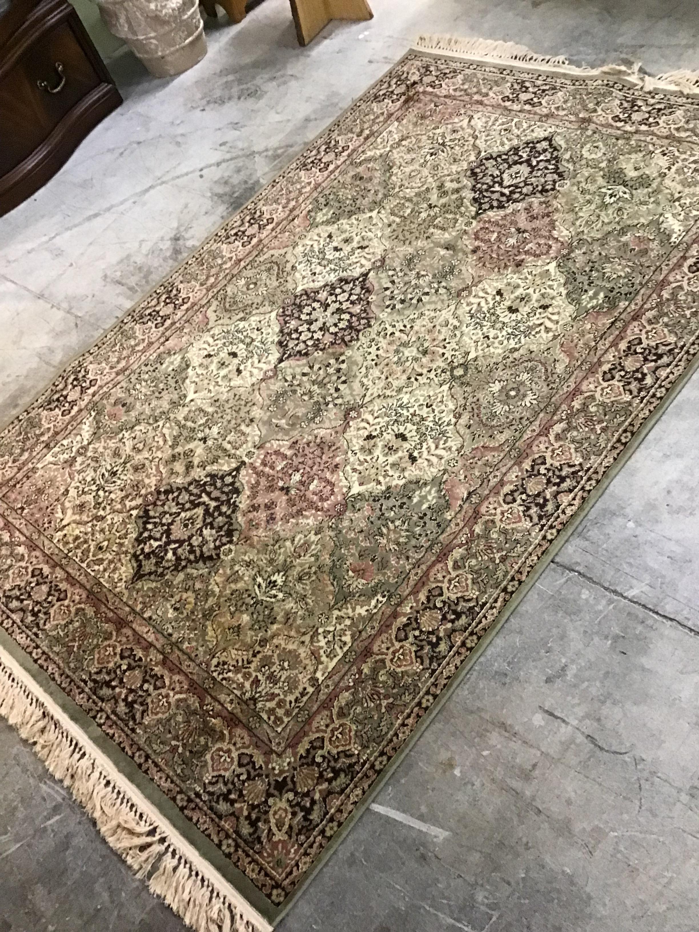 Sage & Ivory 5′-1″ x 7′-7″ Rug