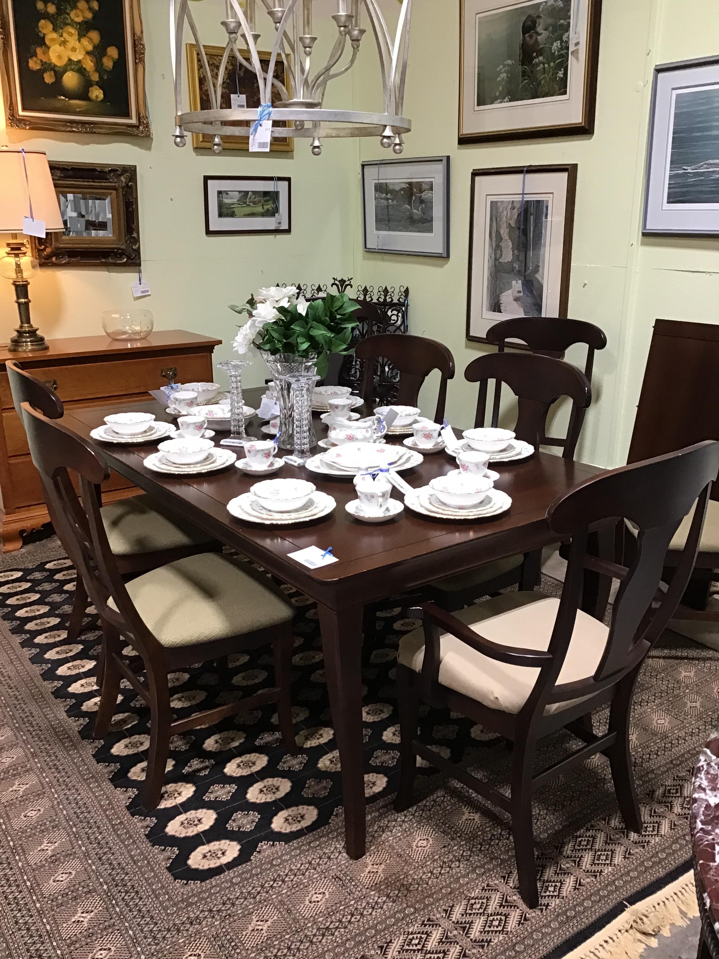 Shermag Dining Table & 8 Chairs