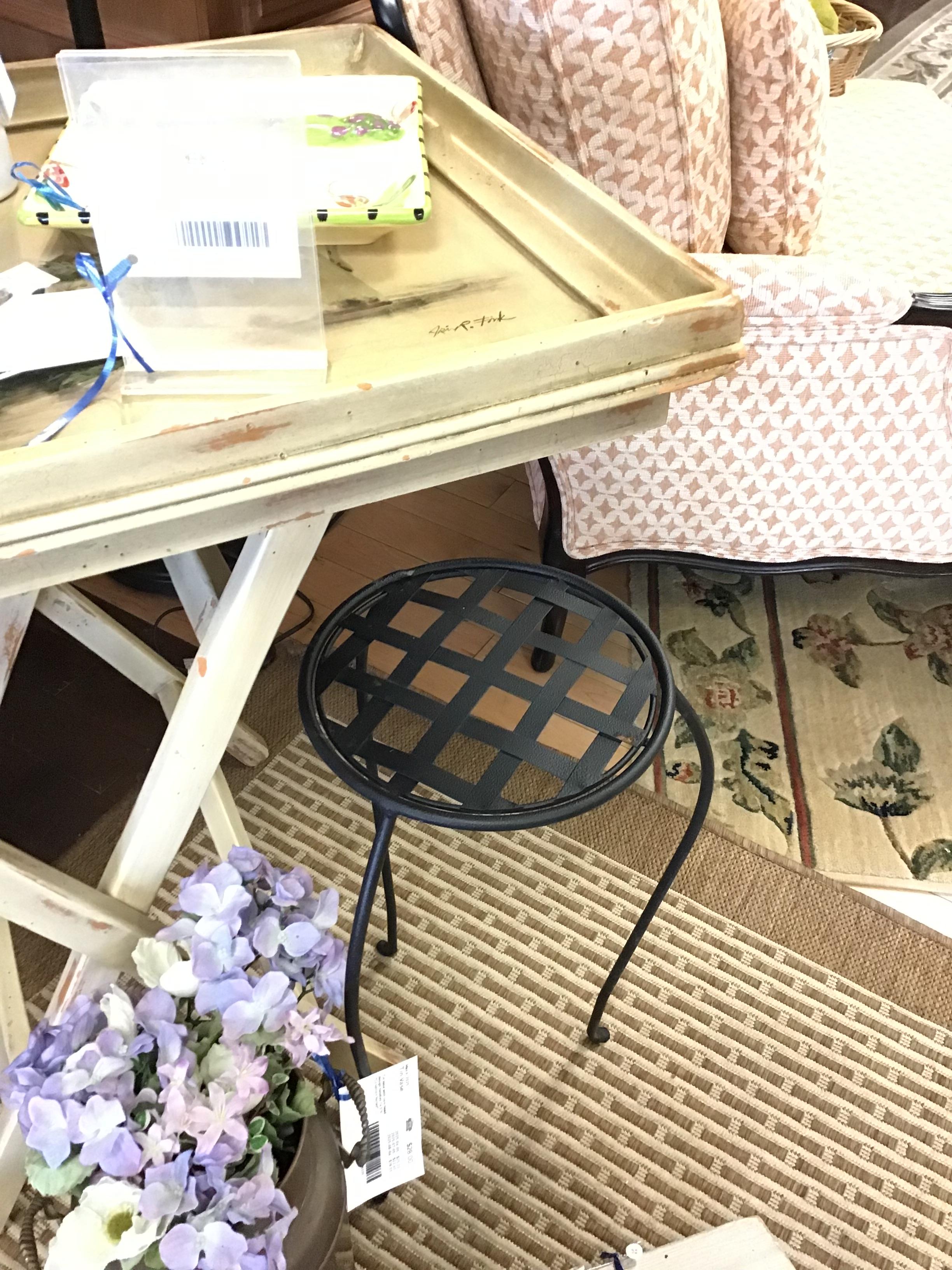 Round Metal Plant Stand
