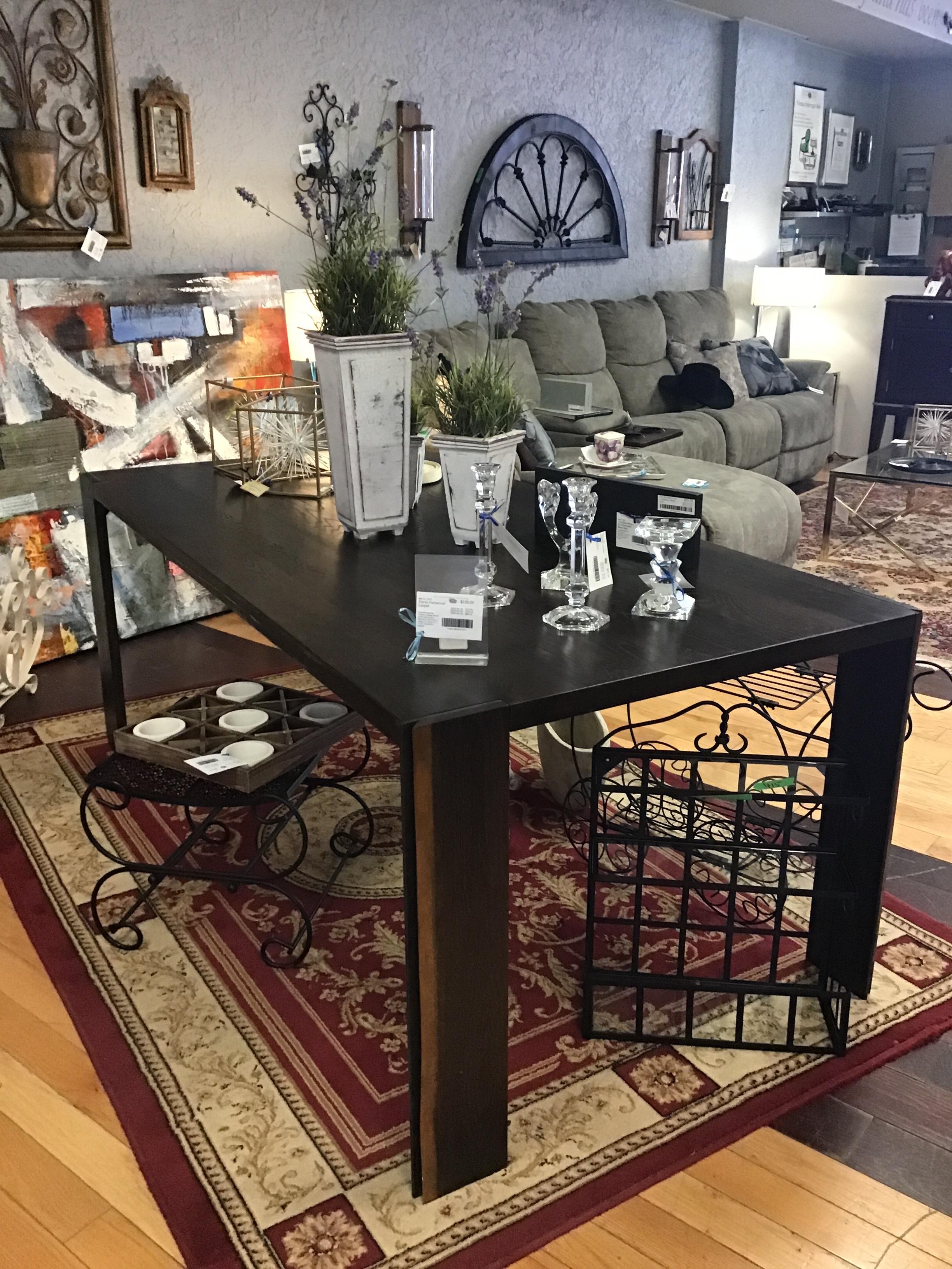 Gorgeous ‘Sorrento’ Dining Table