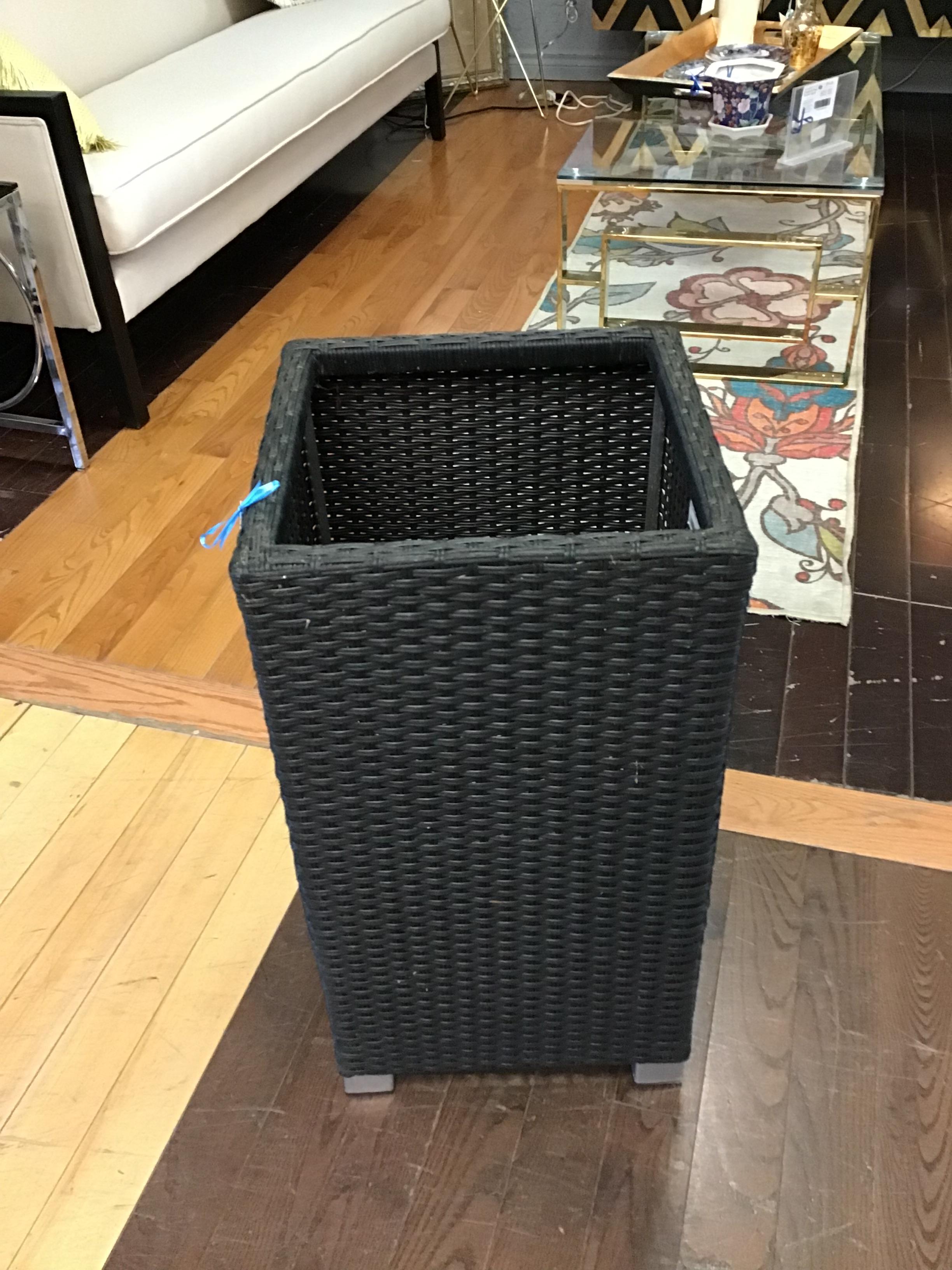 Lrg Resin Wicker Planter Box