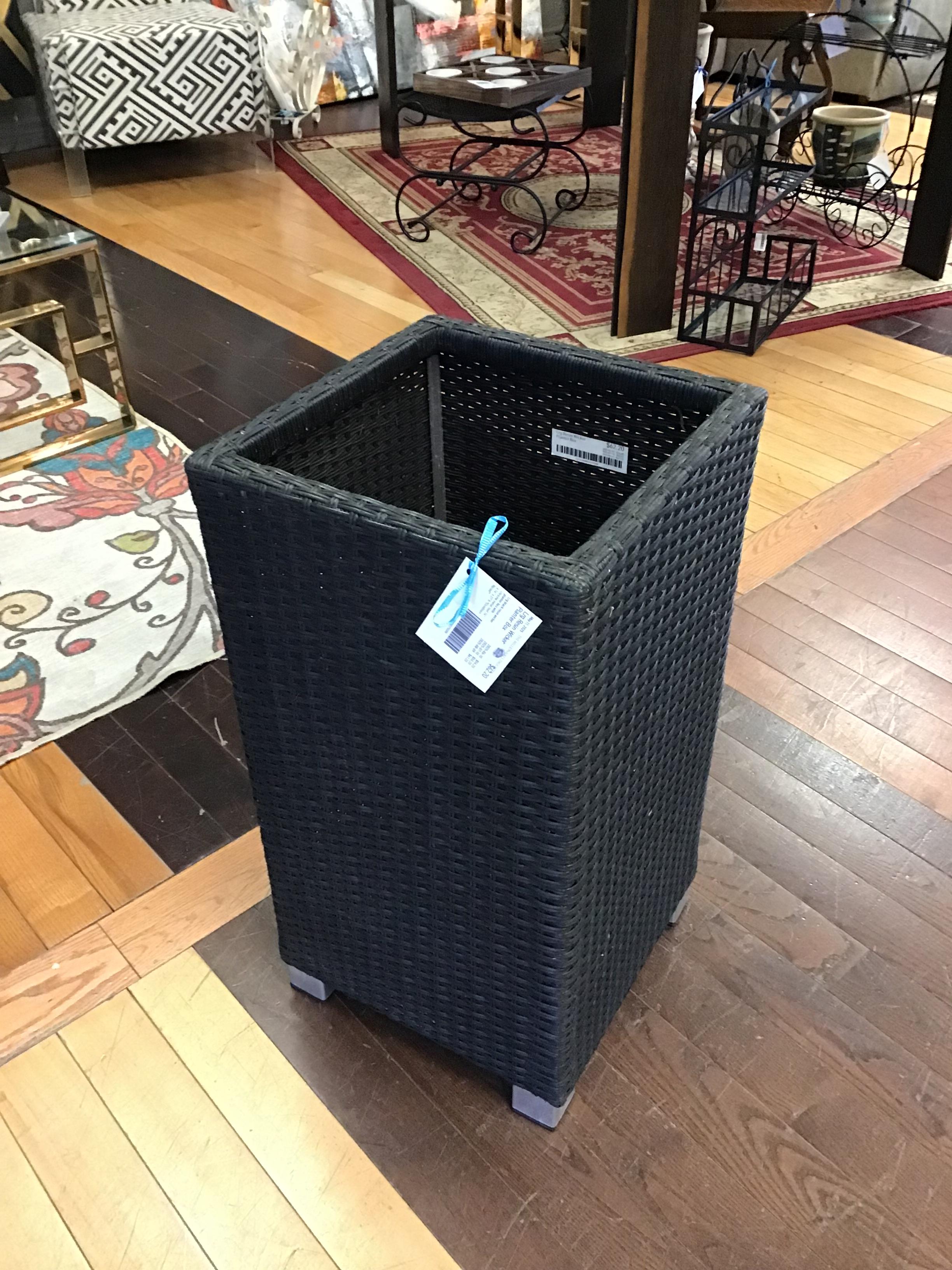 Lrg Resin Wicker Planter Box