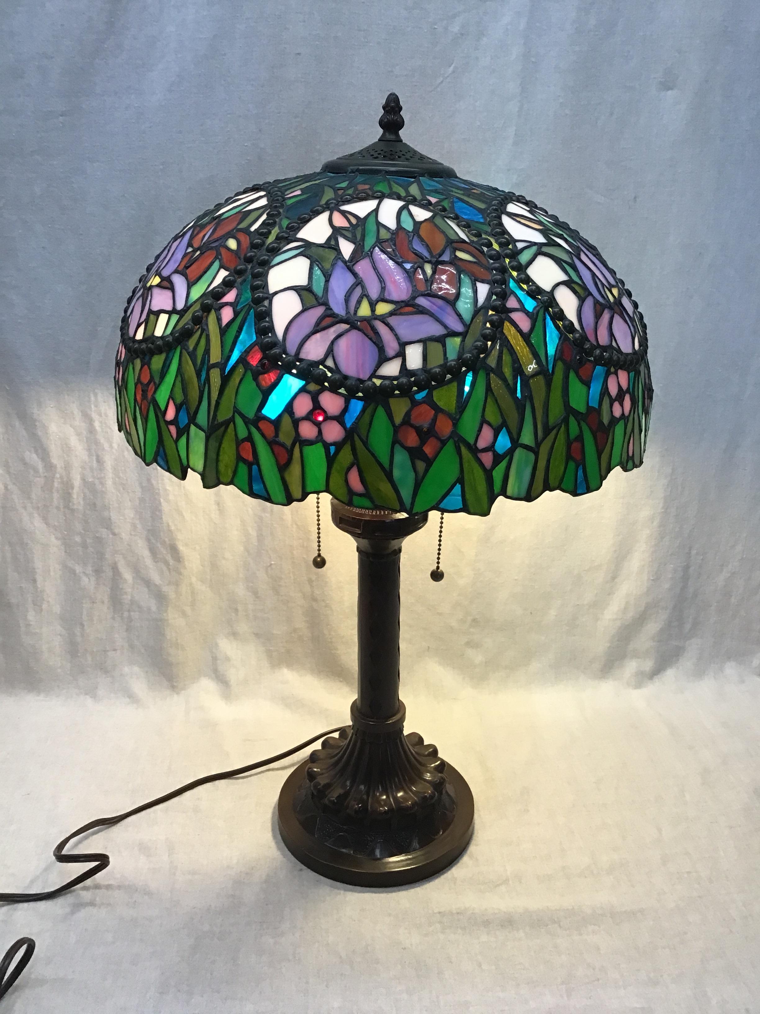 Beautiful! Tiffany Table Lamp