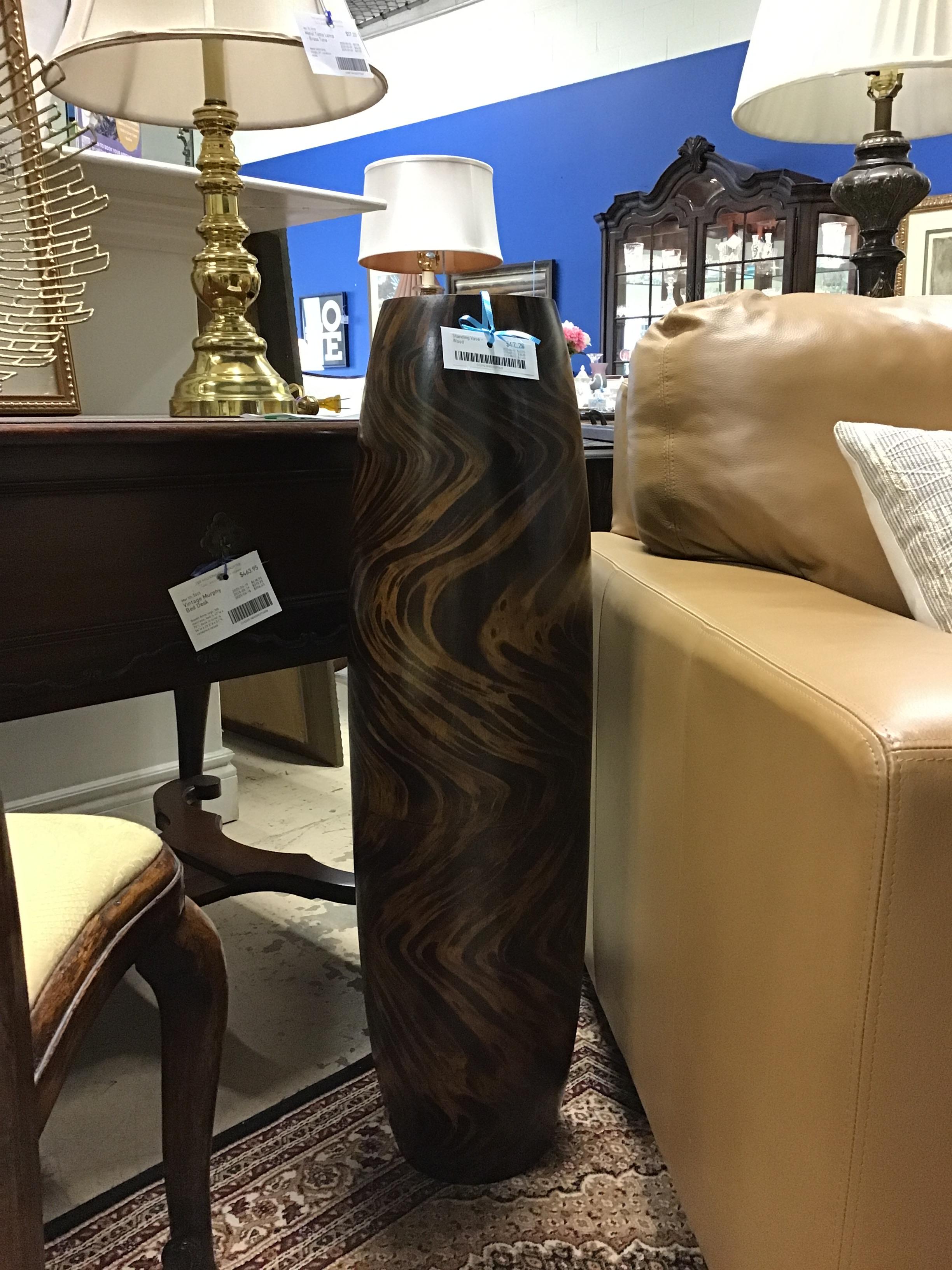Standing Vase – Wood